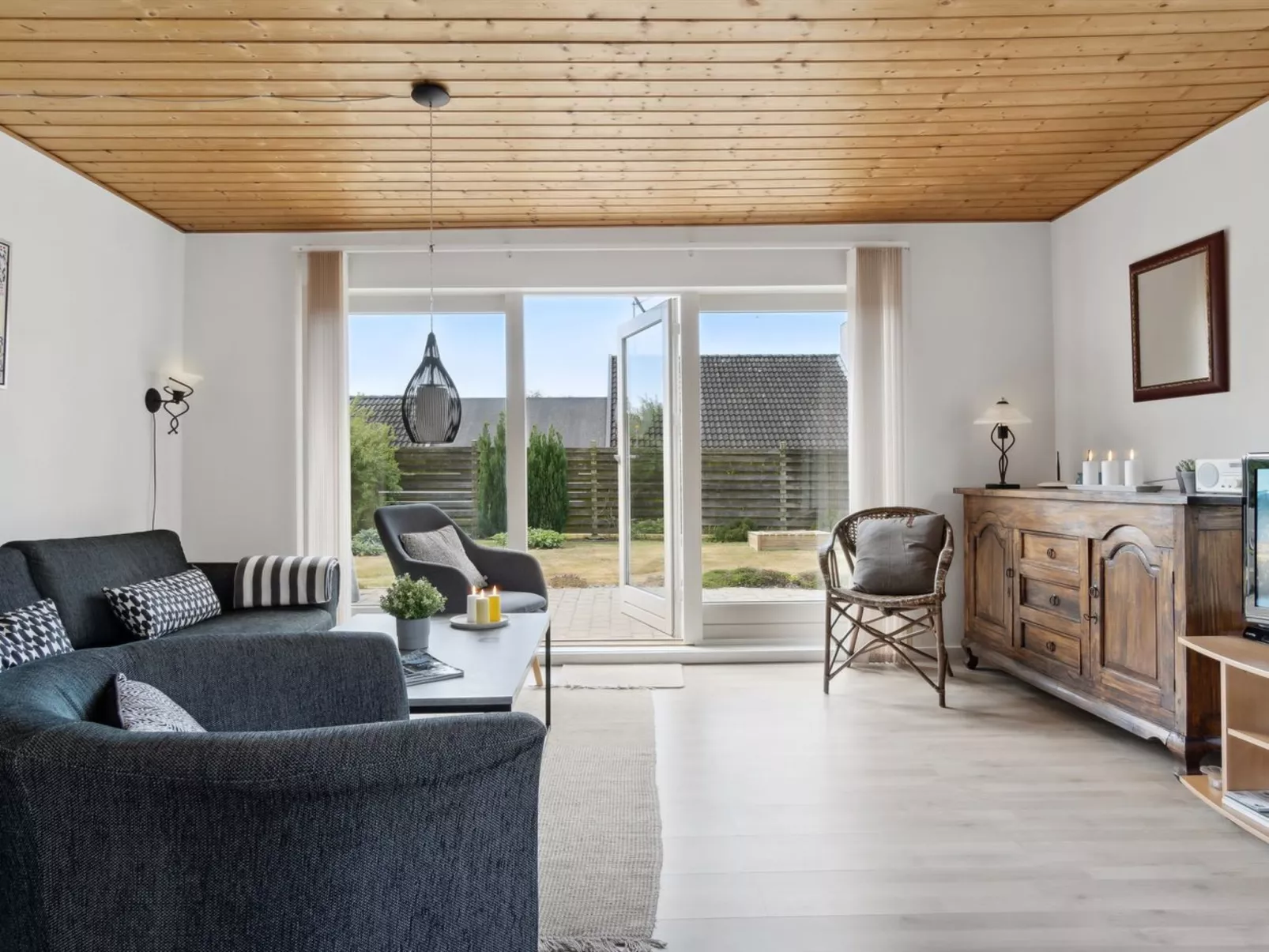 "Onni" - 1km from the sea-Inside