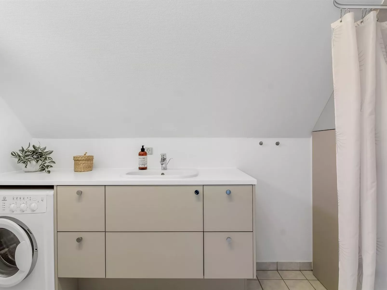 "Poulsen" - 200m from the sea-Drinnen