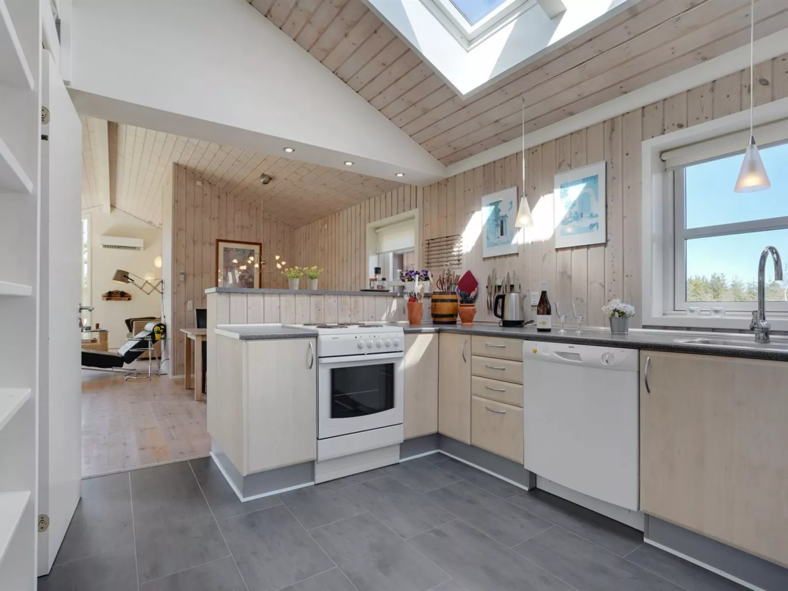 "Herwarth" - 3.3km from the sea-Dedans