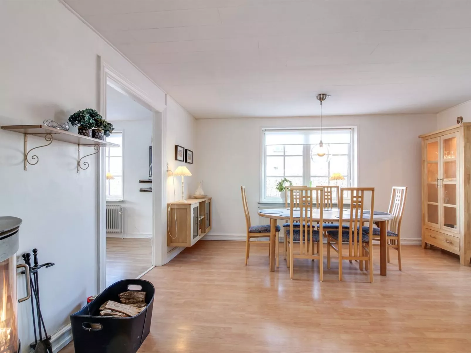 "Fraþulf" - 6km from the sea-Dedans