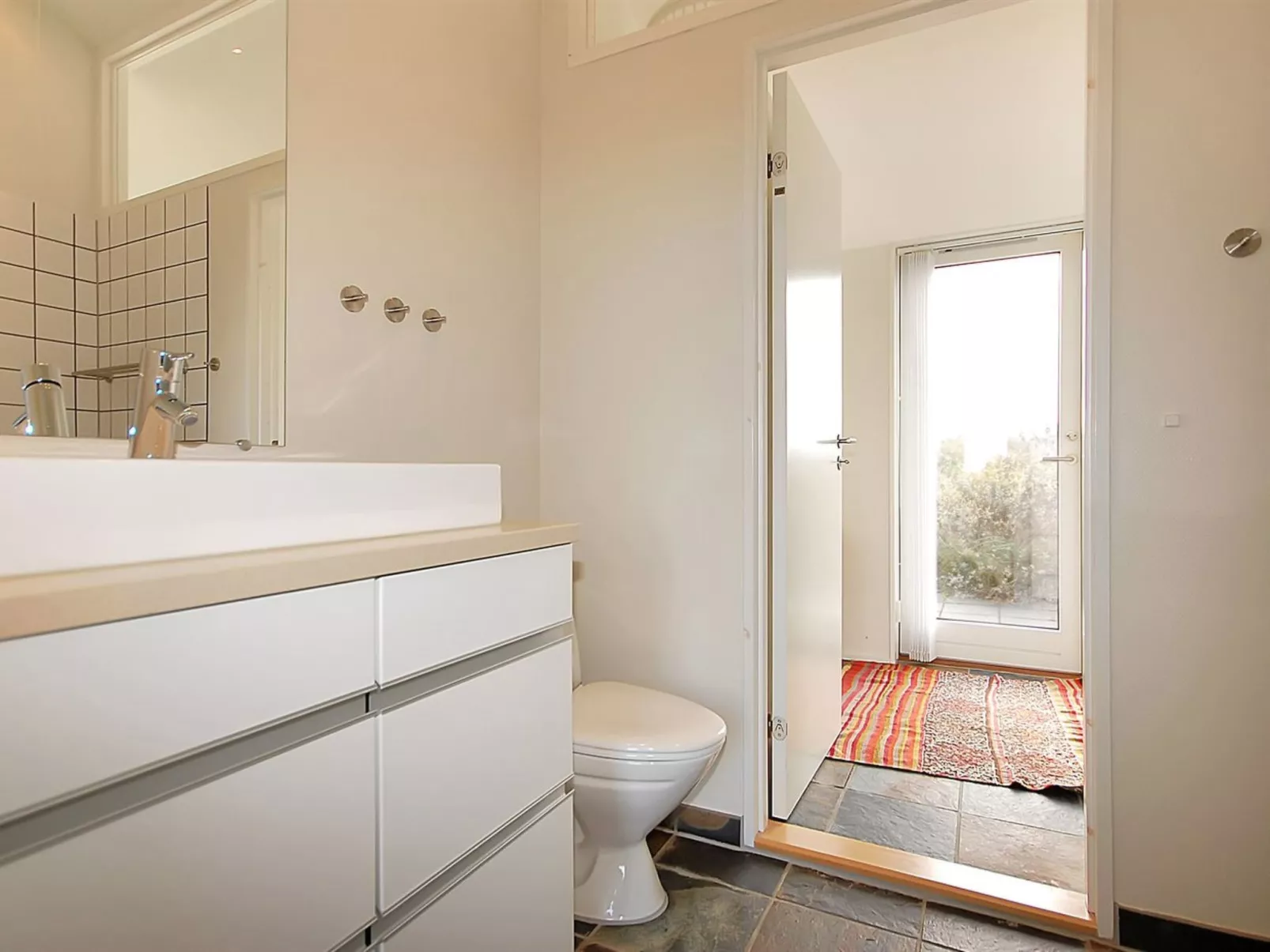 "Darla" - 375m from the sea-Inside