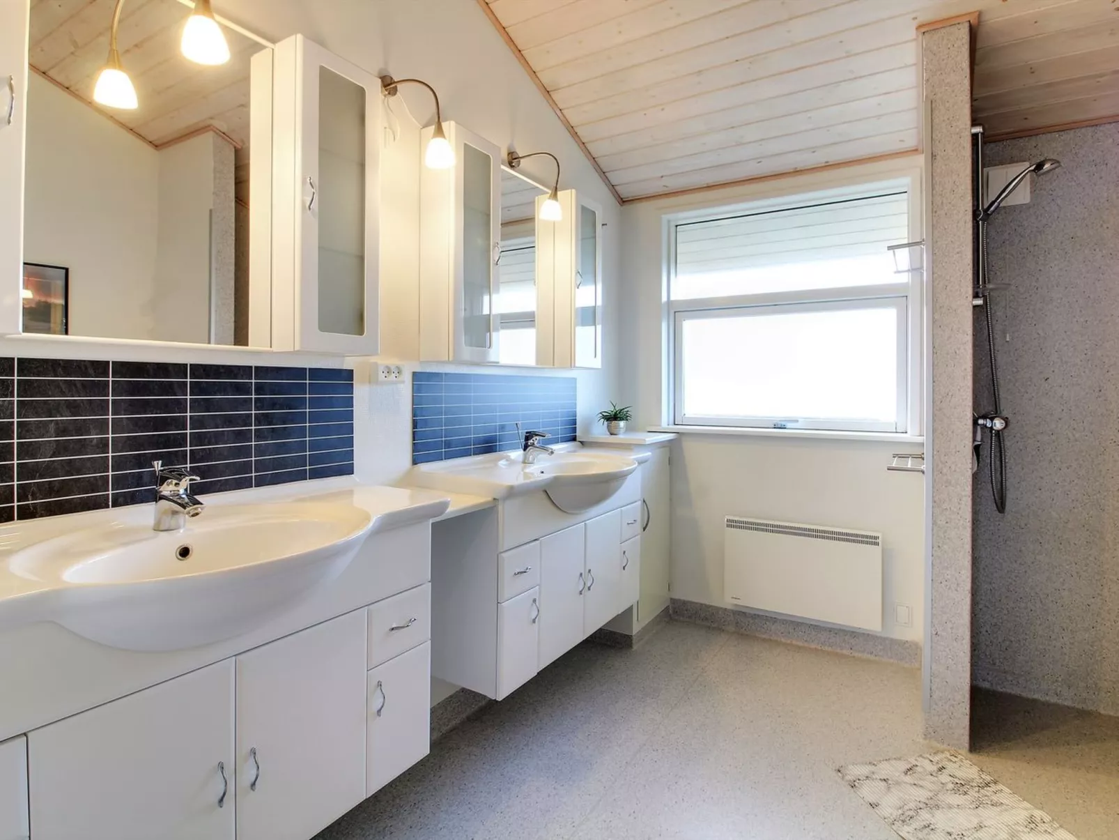 "Elsbeth" - 500m from the sea-Dedans