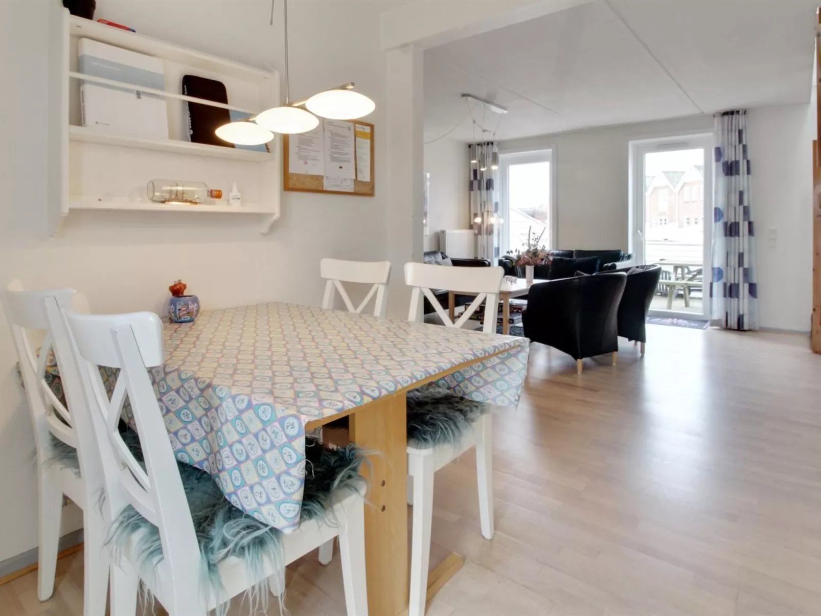 "Mildred" - 2.3km from the sea-Drinnen