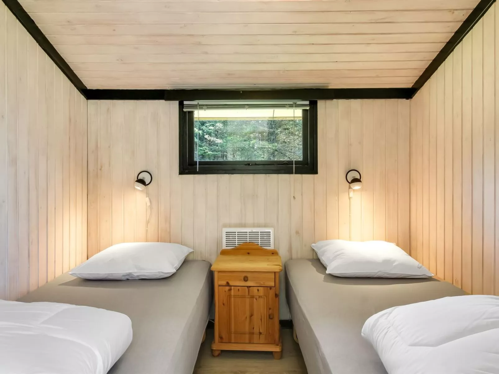 "Biergh" - 600m from the sea-Drinnen