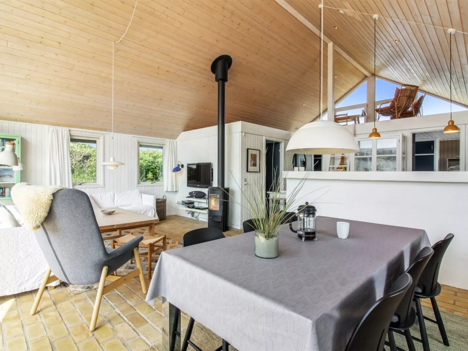 "Harry" - 100m from the sea-Dedans