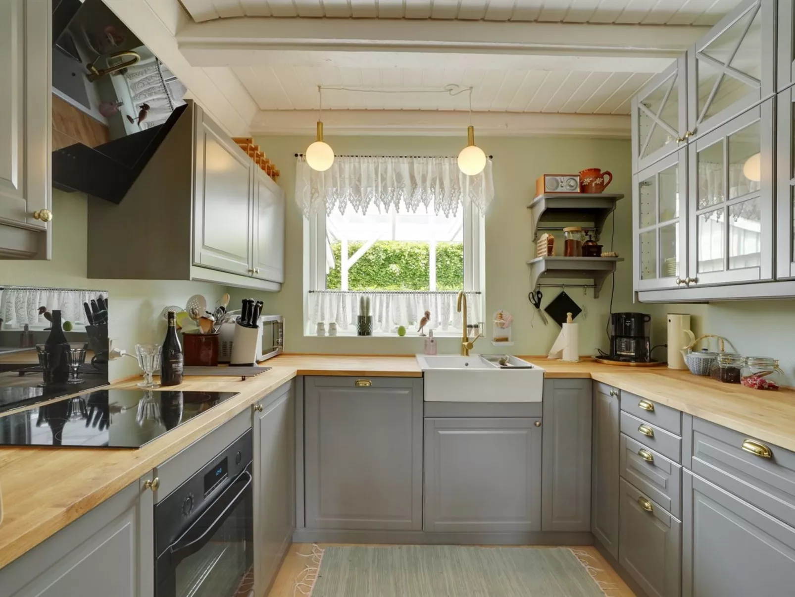 "Tamer" - 500m to the fjord-Drinnen