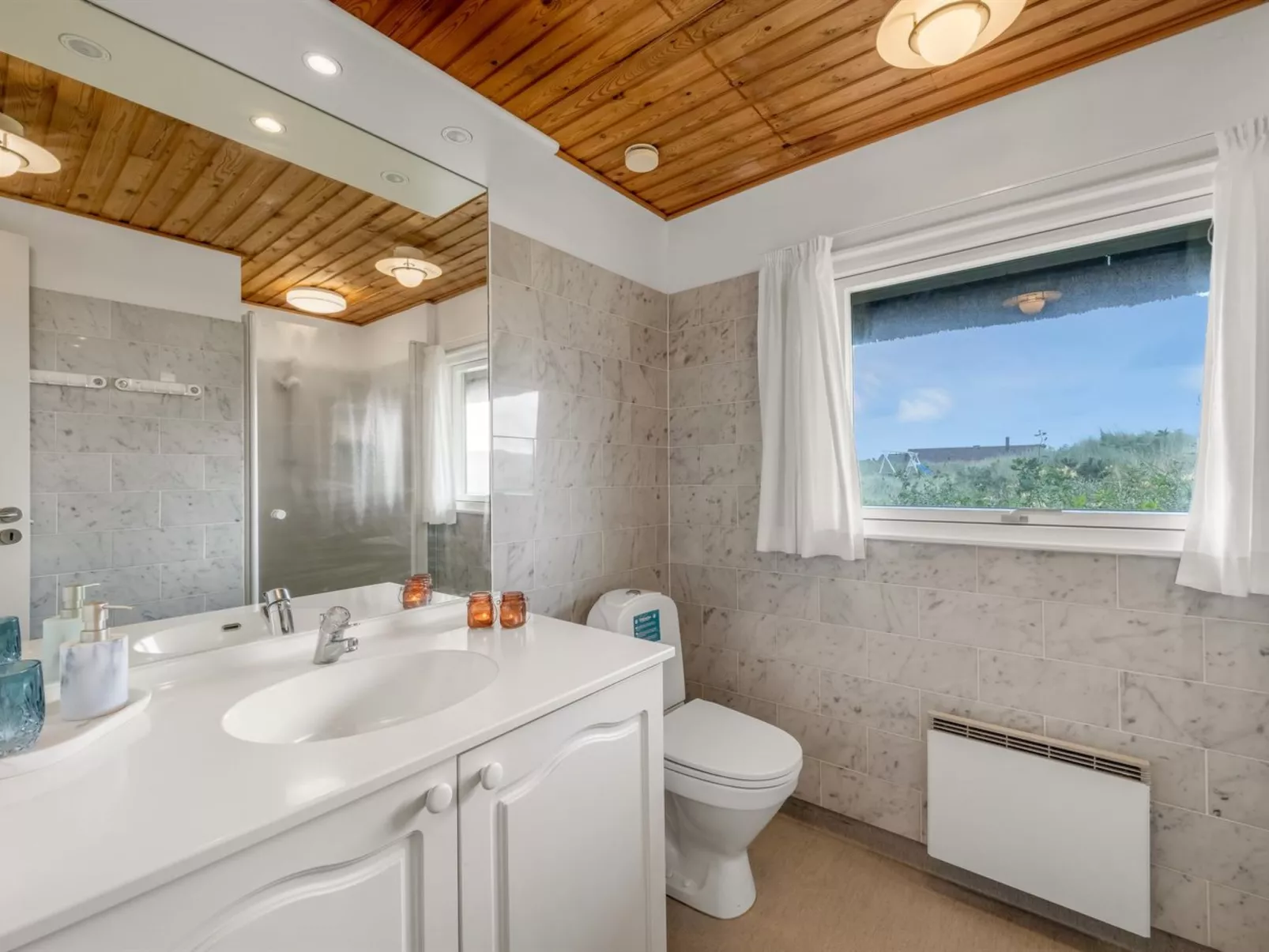 "Nicolaus" -  from the sea-Dedans