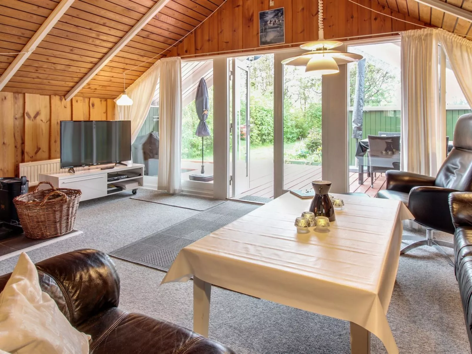 "Sebiorn" - 300m to the fjord-Inside