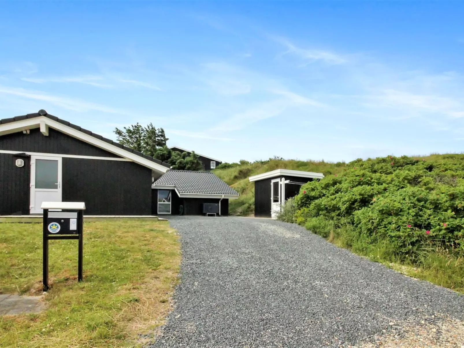 "Sirka" - 200m from the sea-Draußen