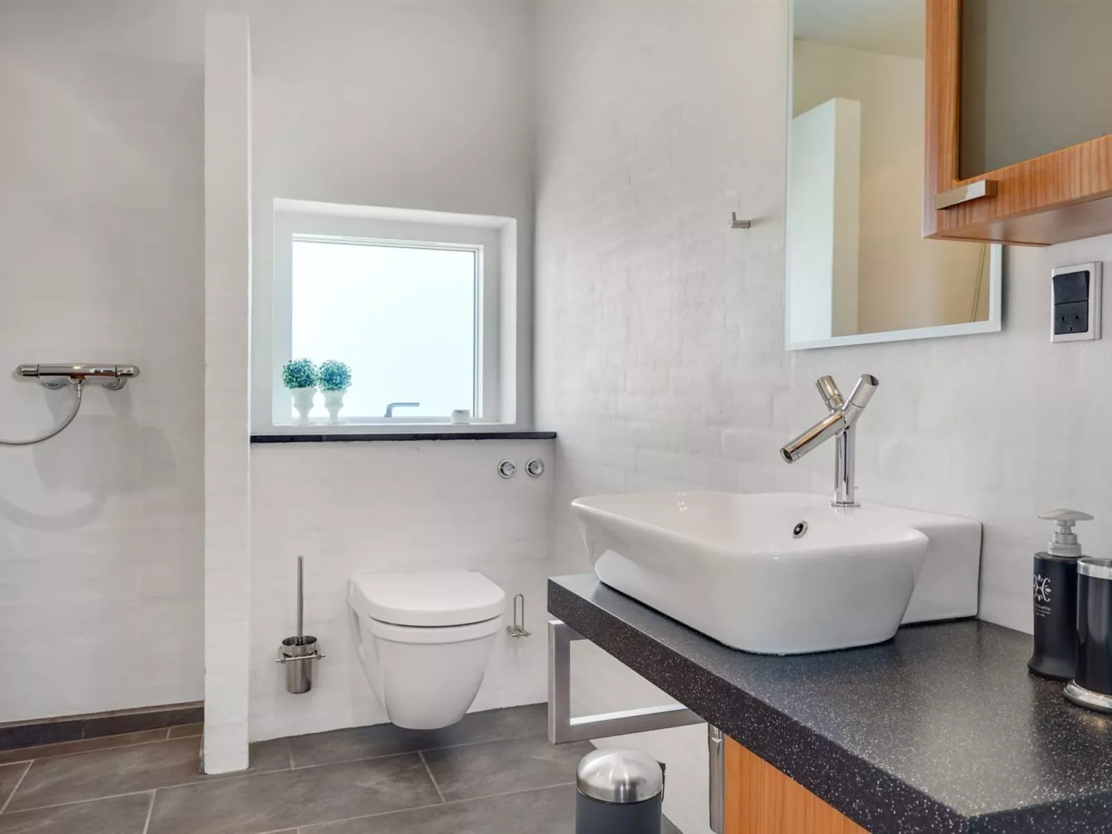 "Hans" - 700m from the sea-Inside