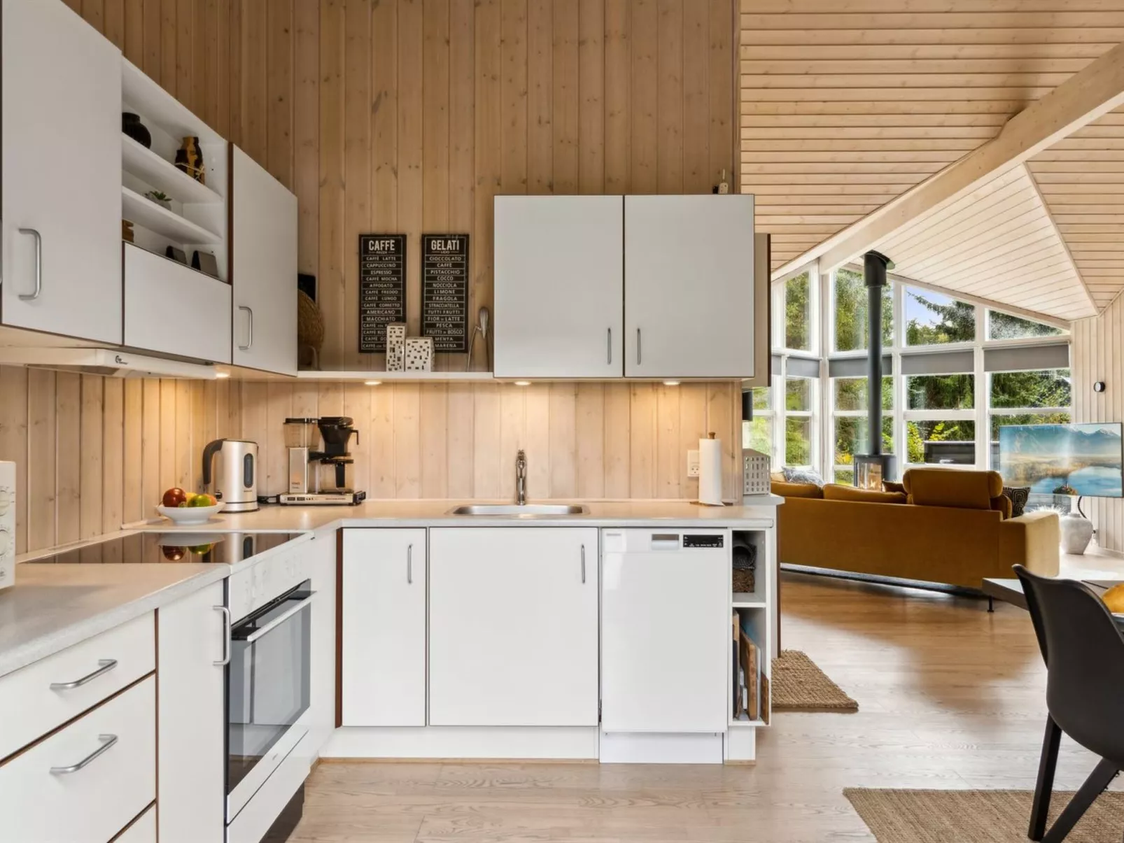 "Benno" - 2.1km from the sea-Inside