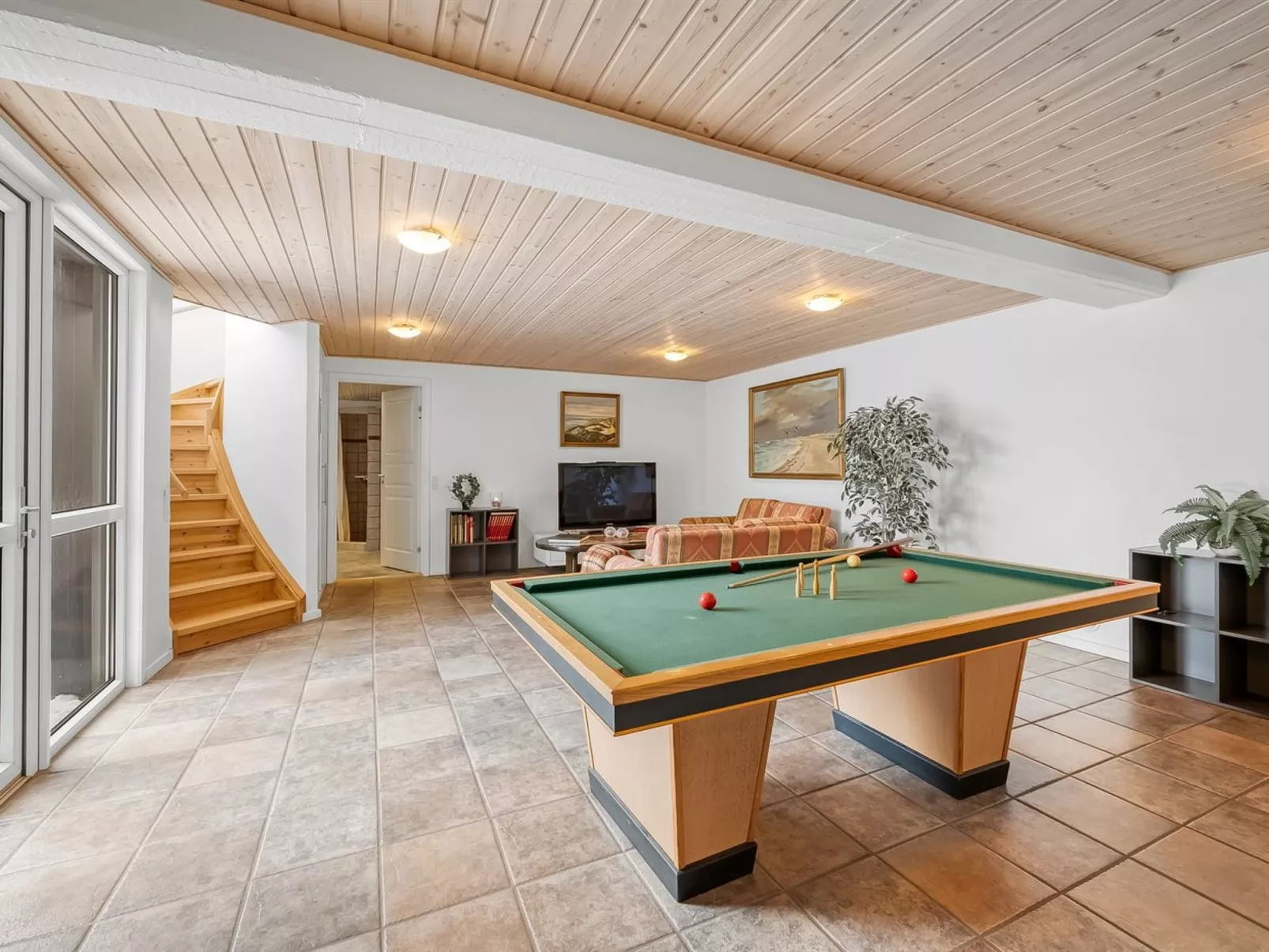 "Ginny" - 300m to the fjord-Inside