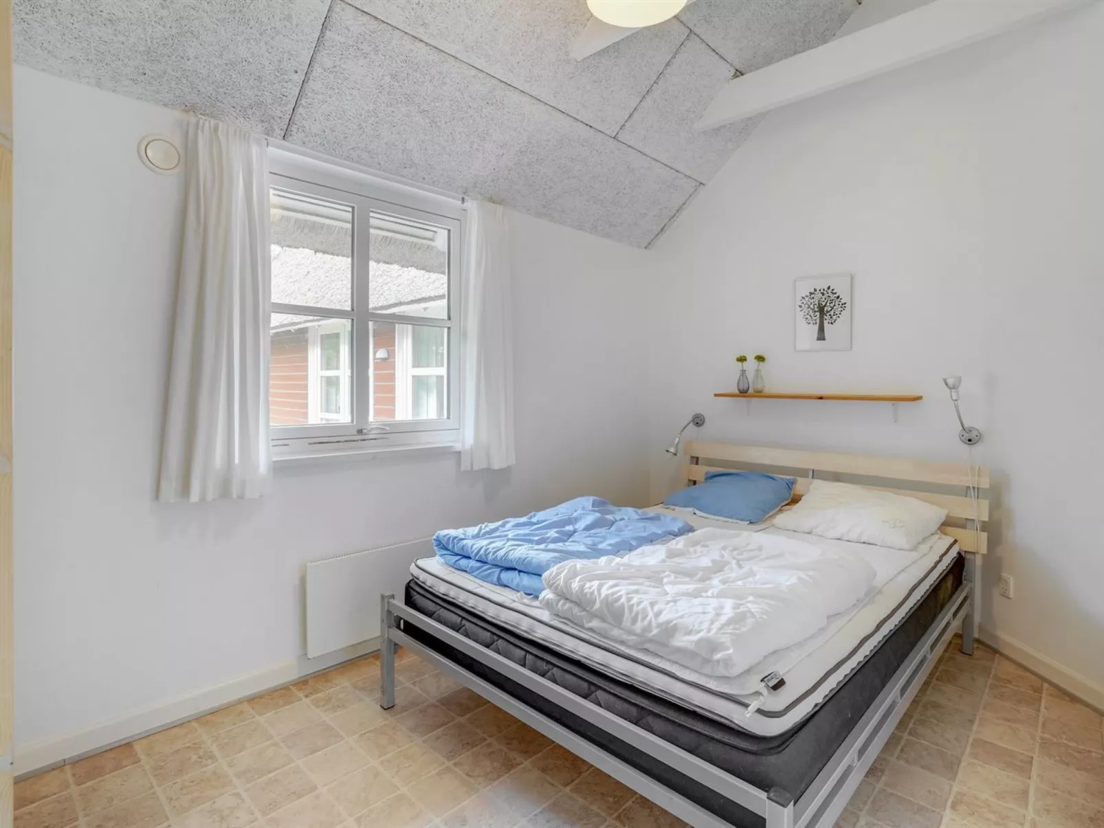 "Jenna" - 1.4km from the sea-Inside