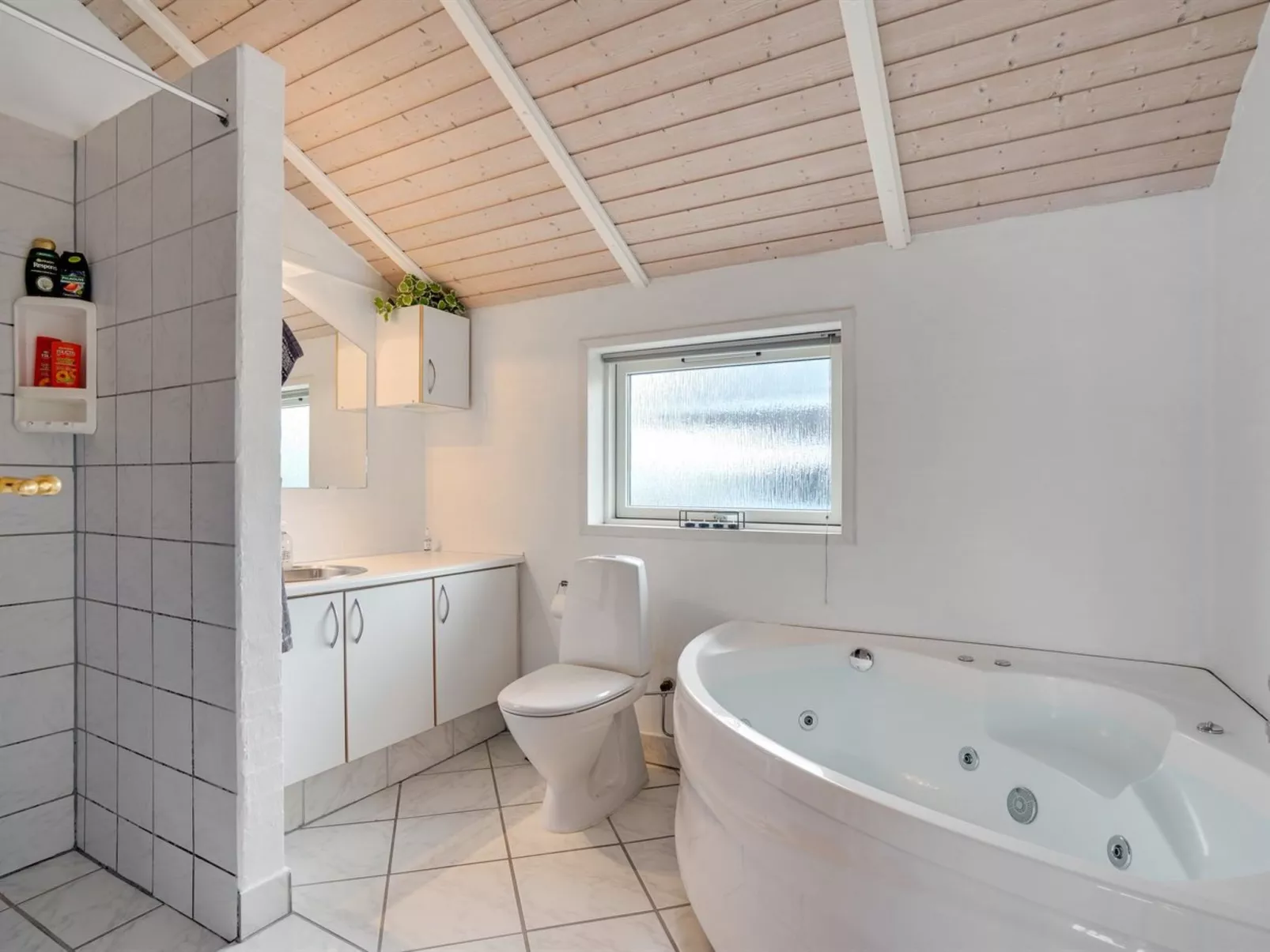 "Patrick" - 300m from the sea-Drinnen