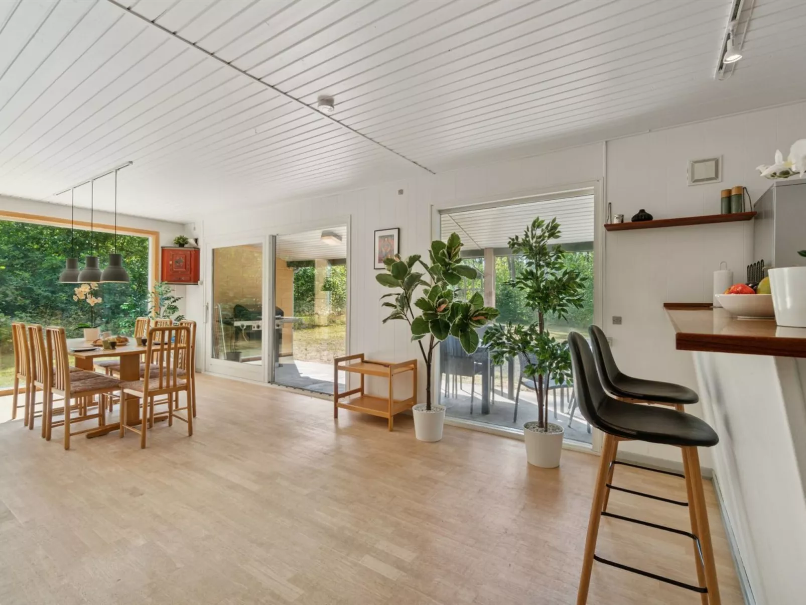 "Henri" - 800m from the sea-Dedans