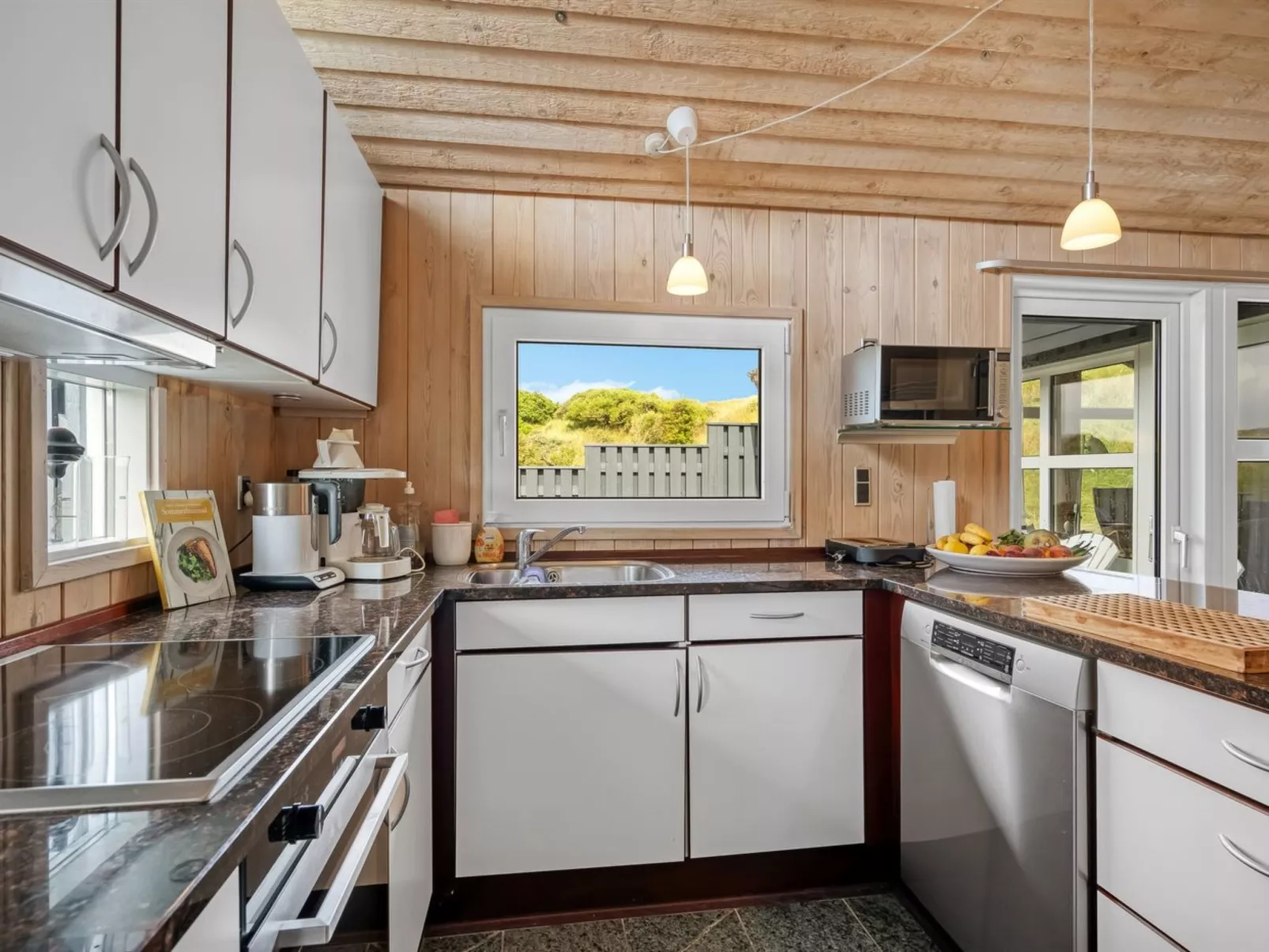 "Rosemari" - 260m from the sea-Drinnen