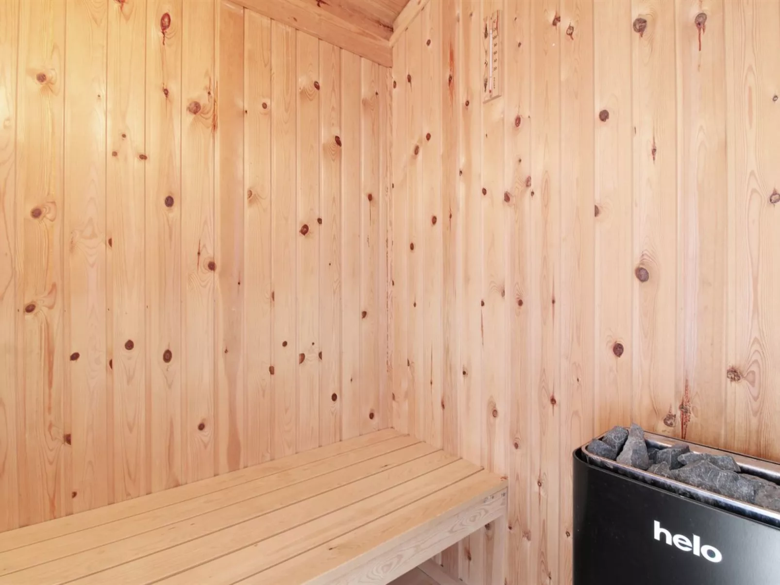 "Skrallan" - 400m from the sea-Drinnen