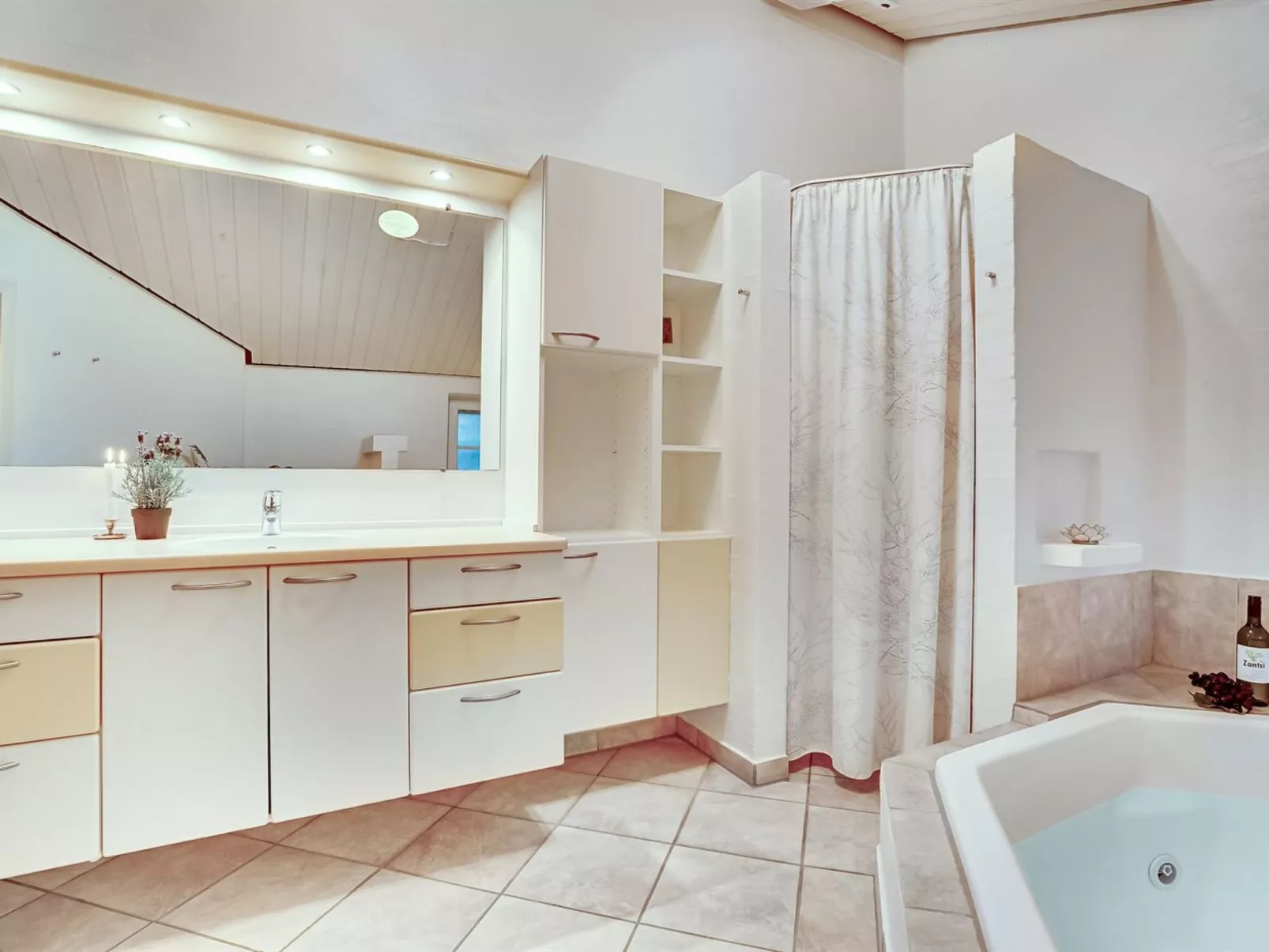 "Guththorm" - 600m from the sea-Dedans