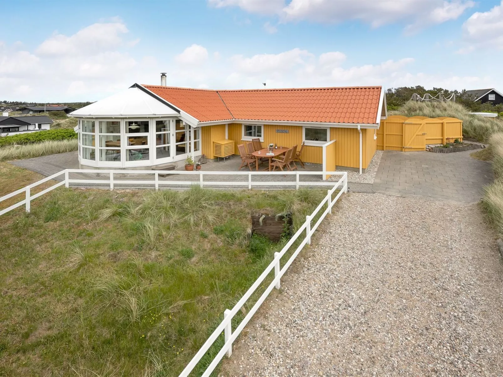 "Thrond" - 200m from the sea-Draußen