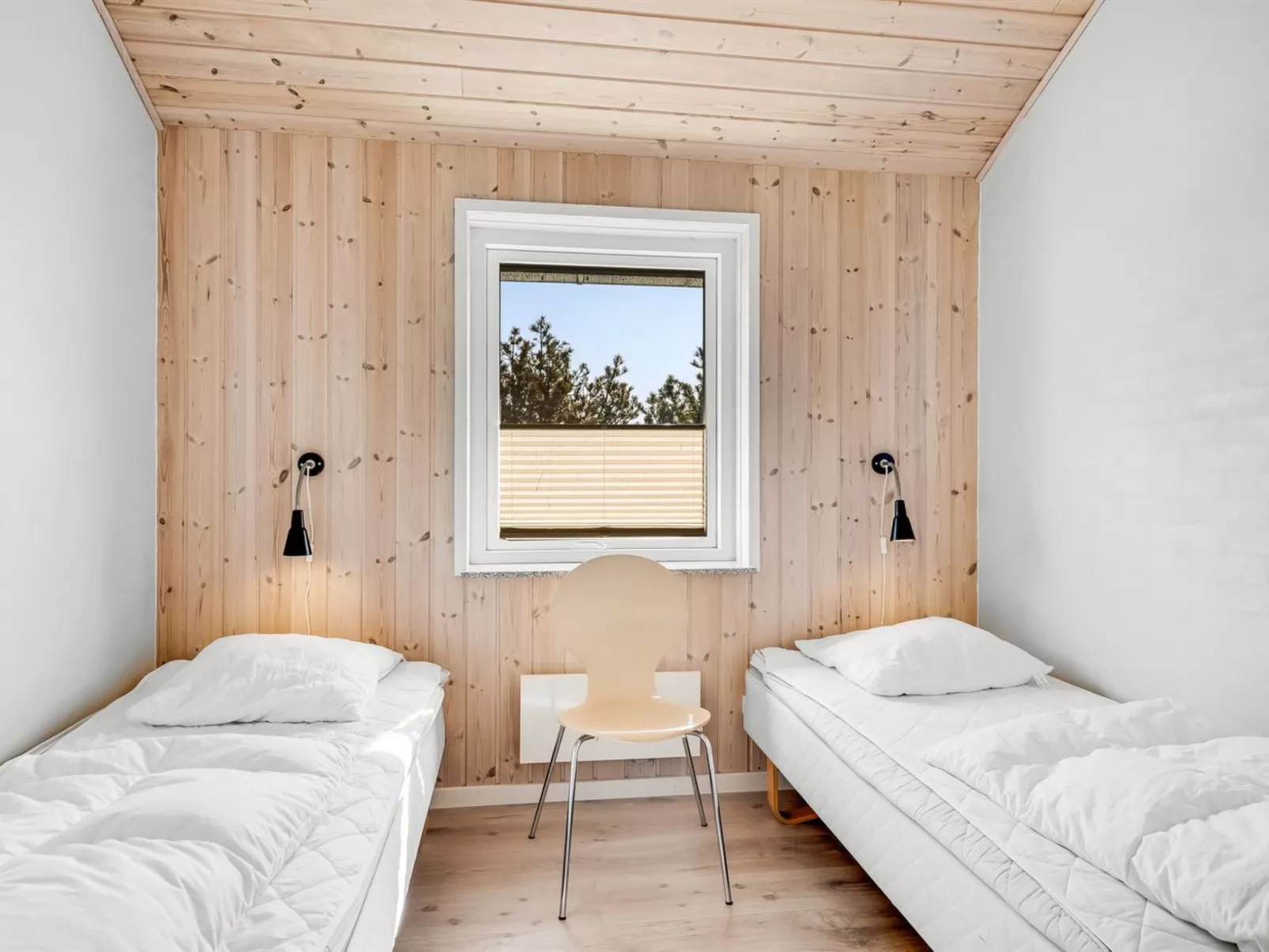 "Hornbogi" - 300m from the sea-Drinnen