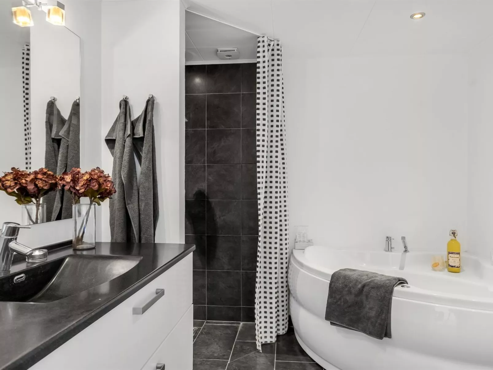 "Oliver" - 600m from the sea-Drinnen