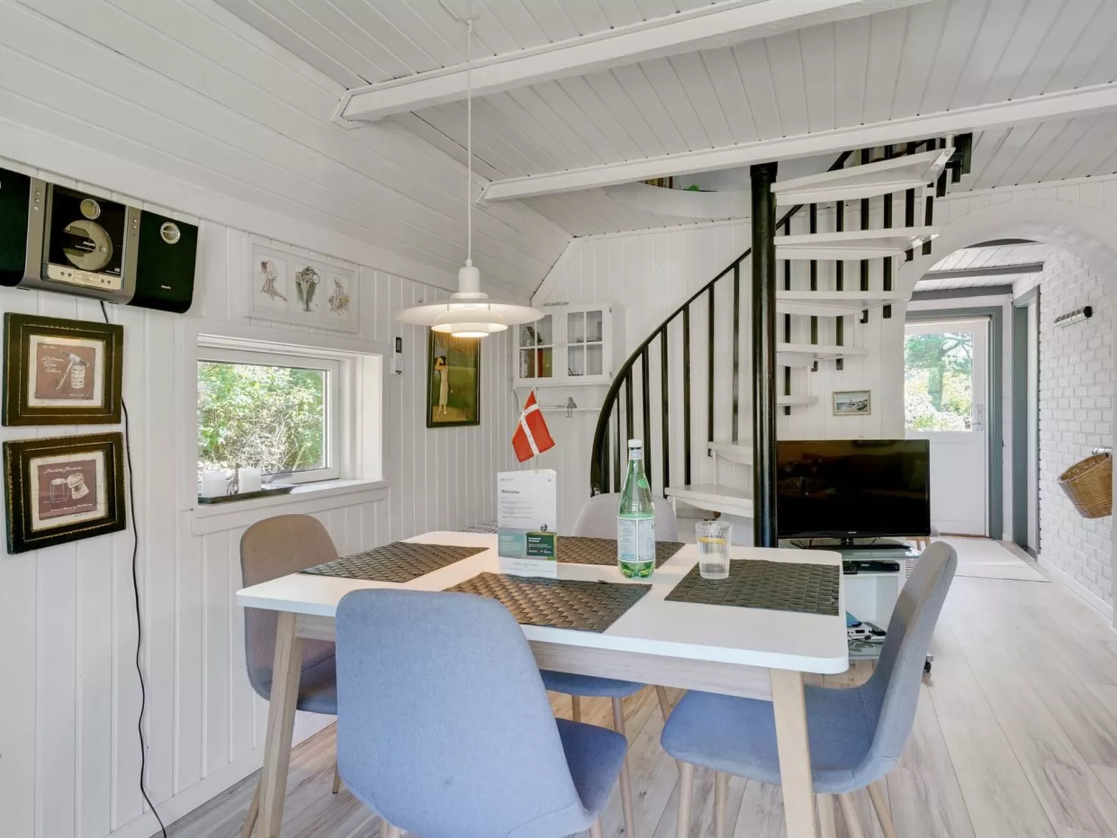 "Amelia" - 250m to the fjord-Inside