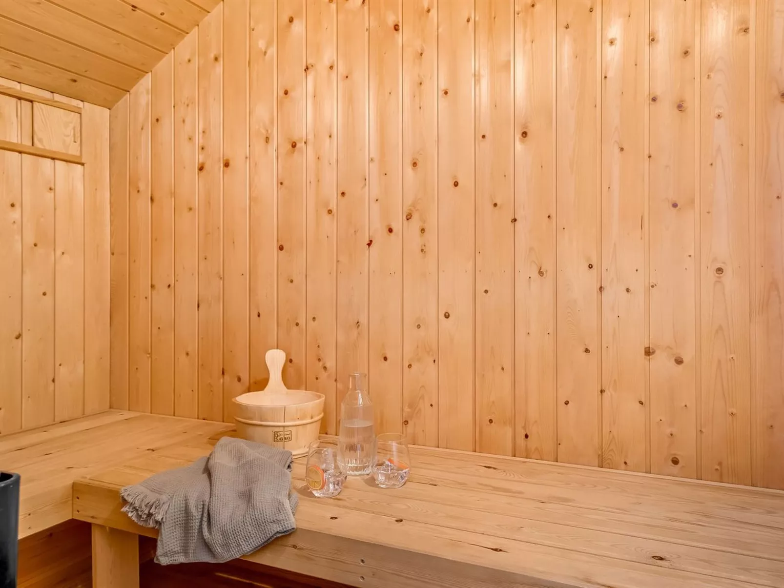 "Valia" - 400m to the fjord-Inside