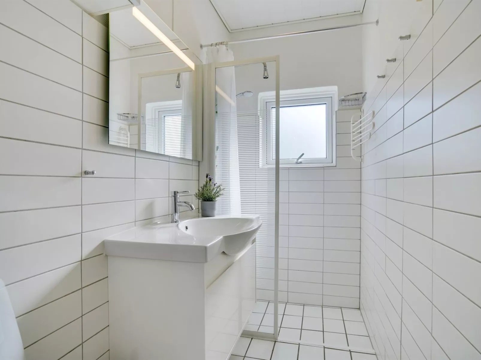 "Kurt" - 600m from the sea-Drinnen