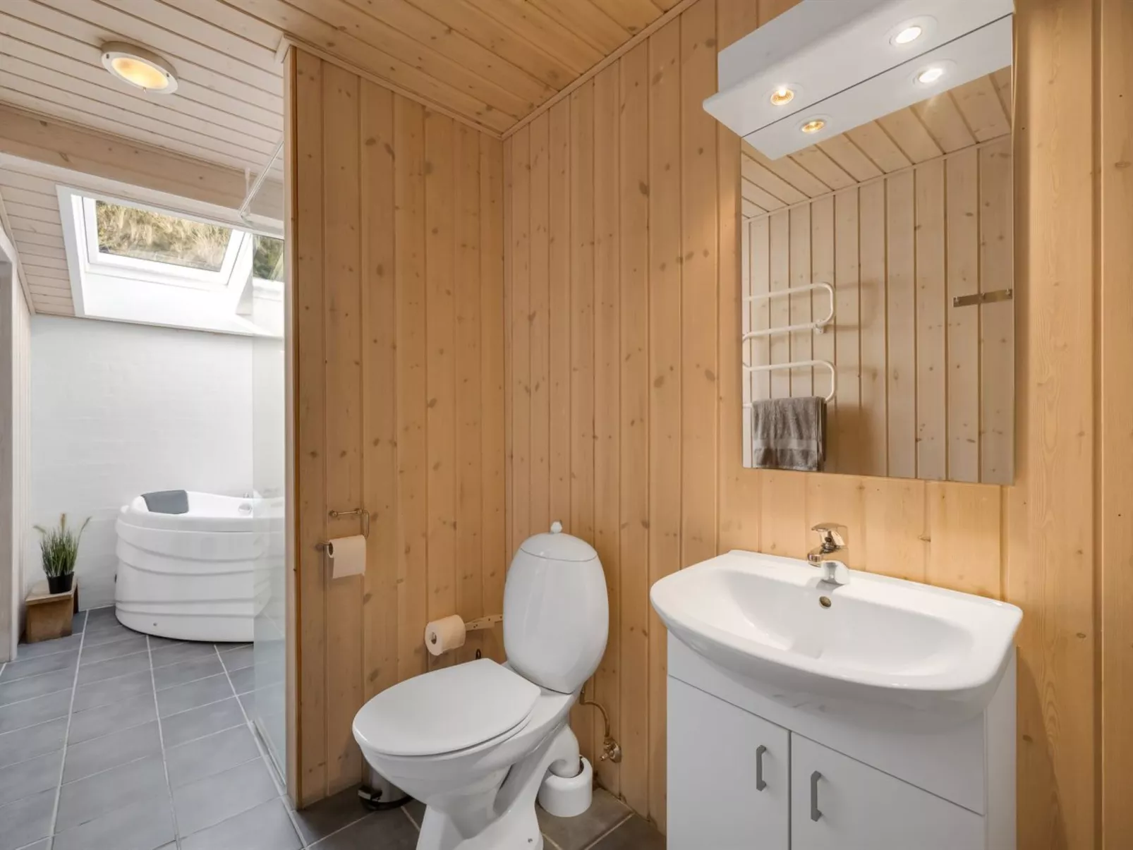 "Sutere" - 200m to the fjord-Inside