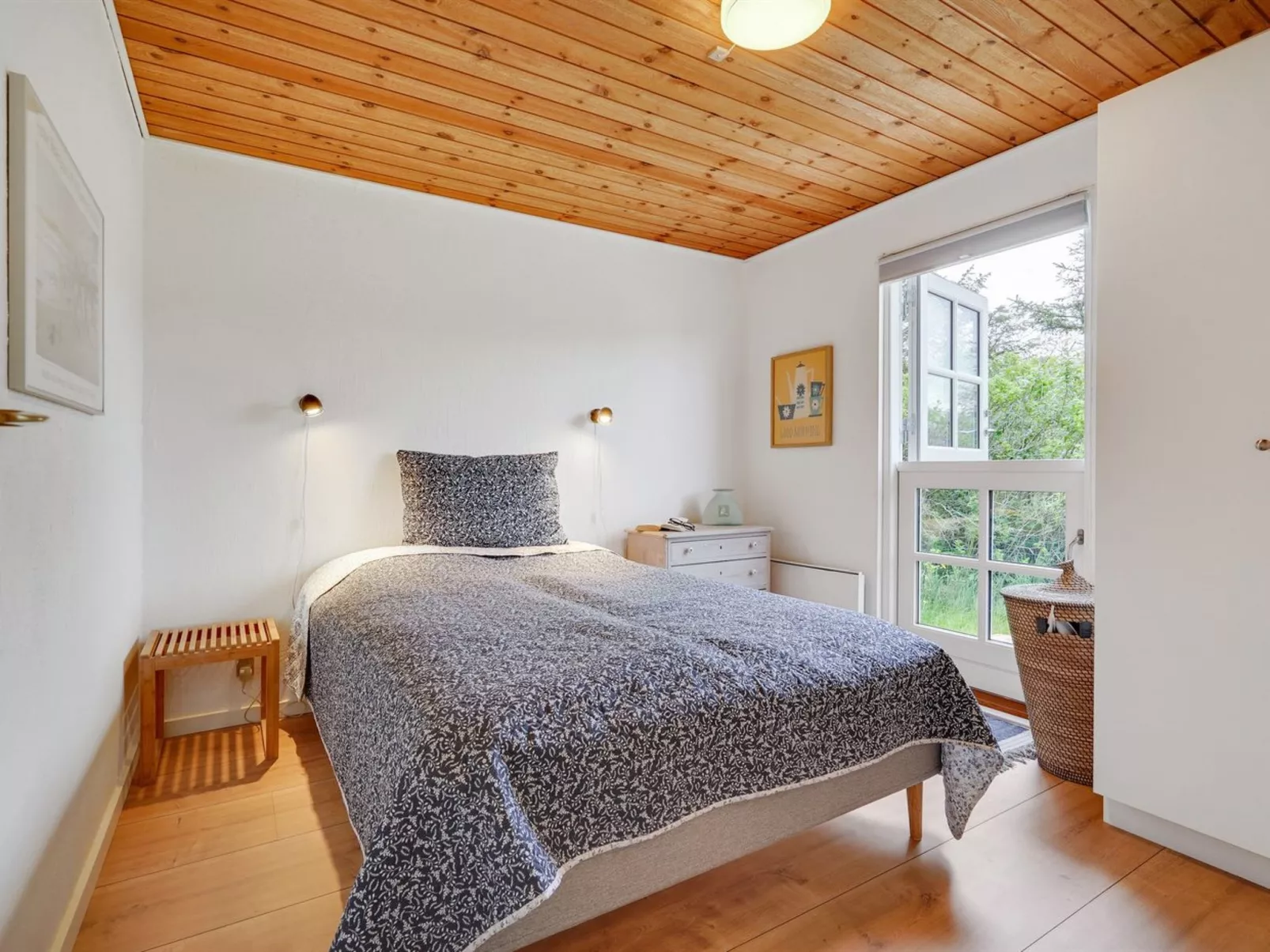 "Sölvy" - 300m from the sea-Inside