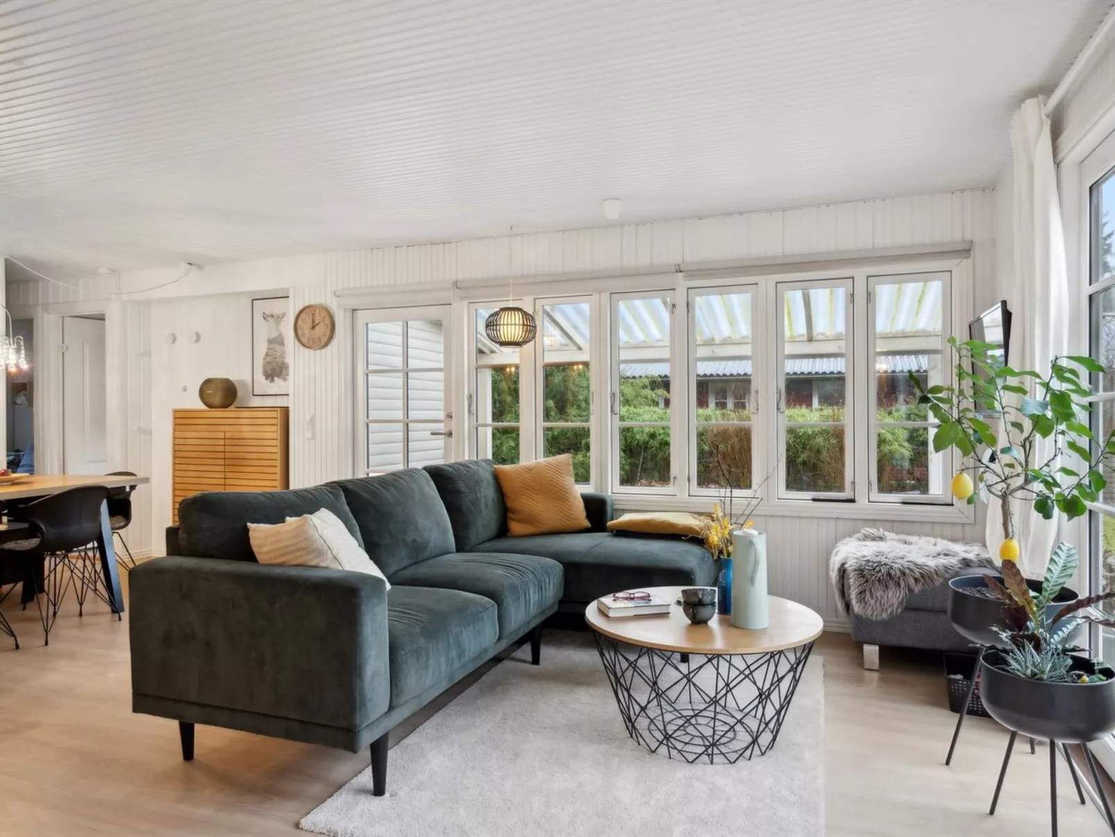 "Astrid" - 875m from the sea-Inside