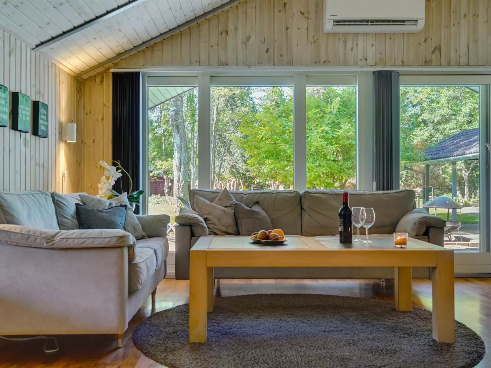 "Sida" - 600m from the sea-Drinnen