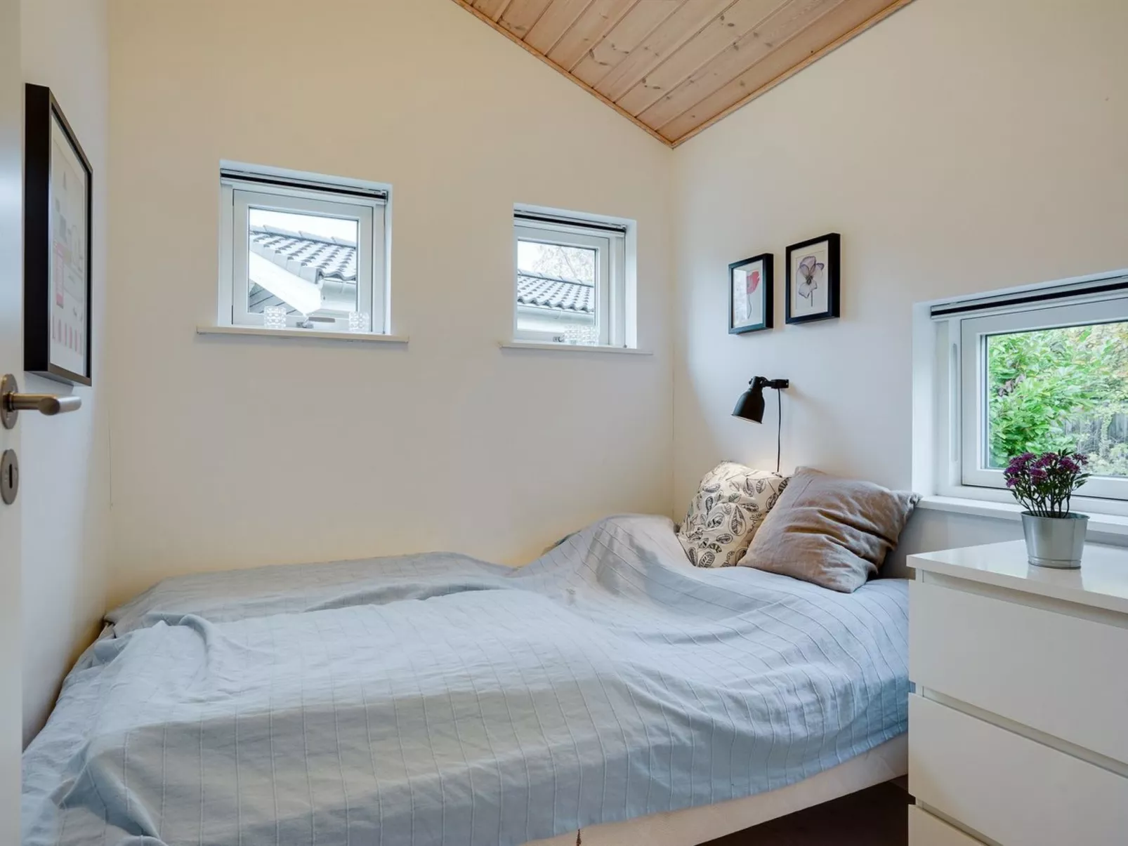 "Hunlef" - 400m from the sea-Inside