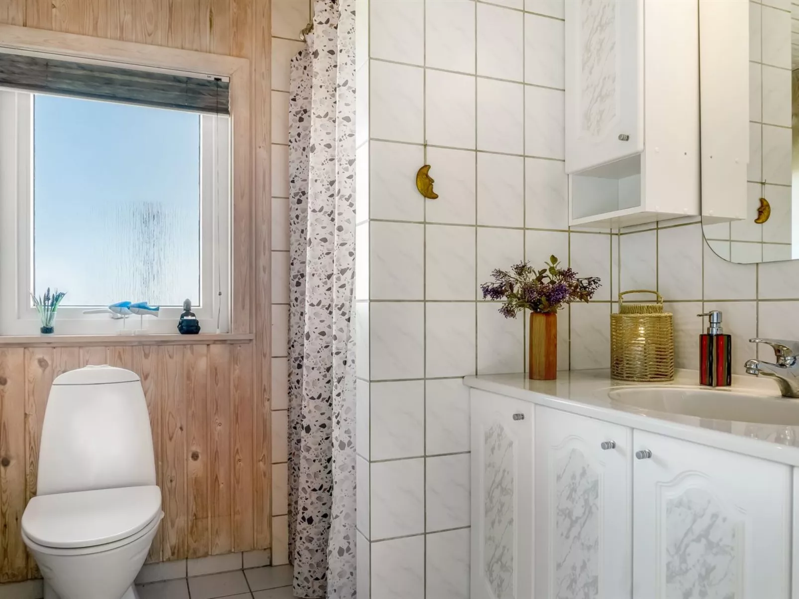 "Fatiha" - 100m from the sea-Inside