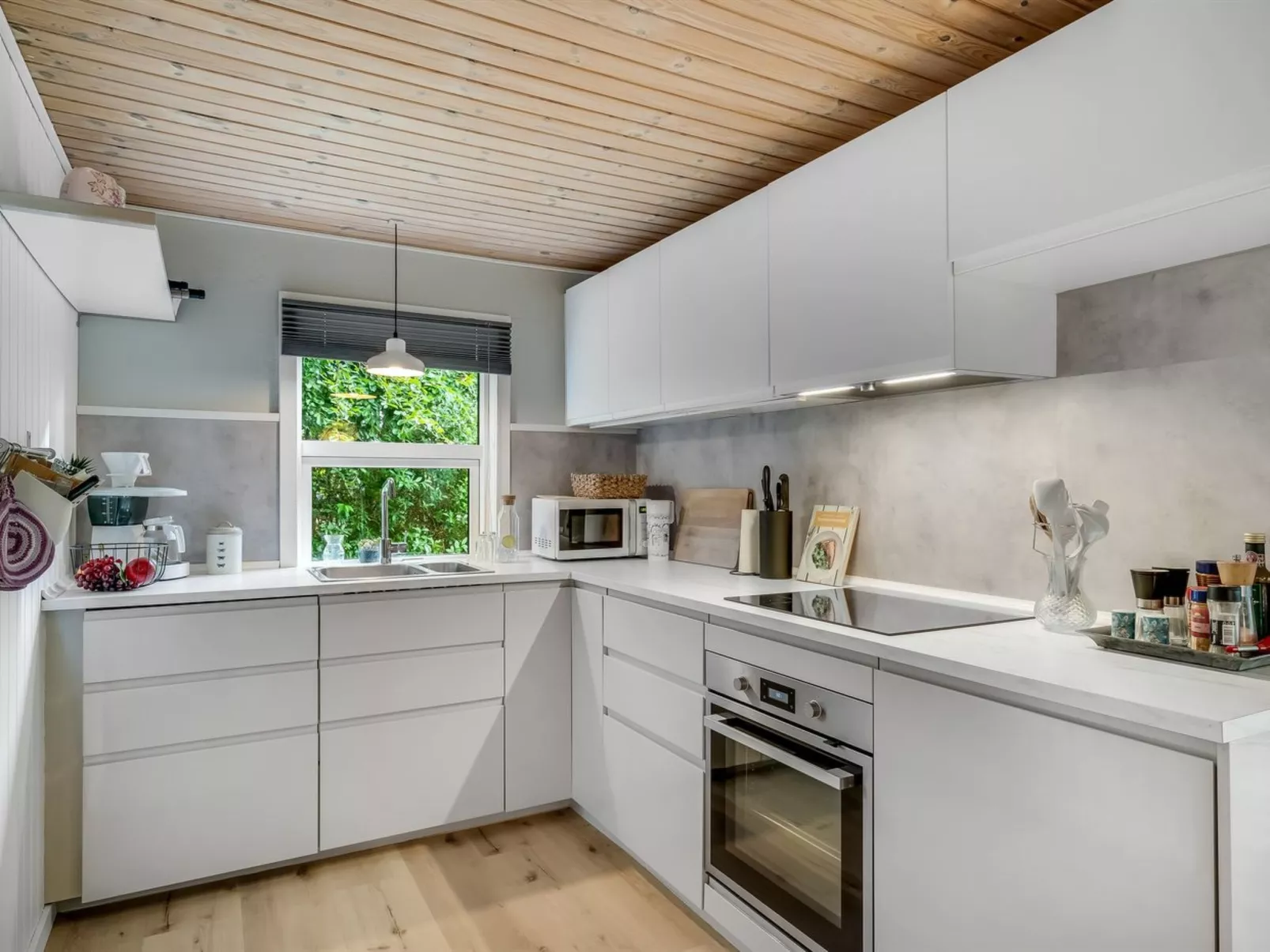 "Fergie" - 400m from the sea-Inside