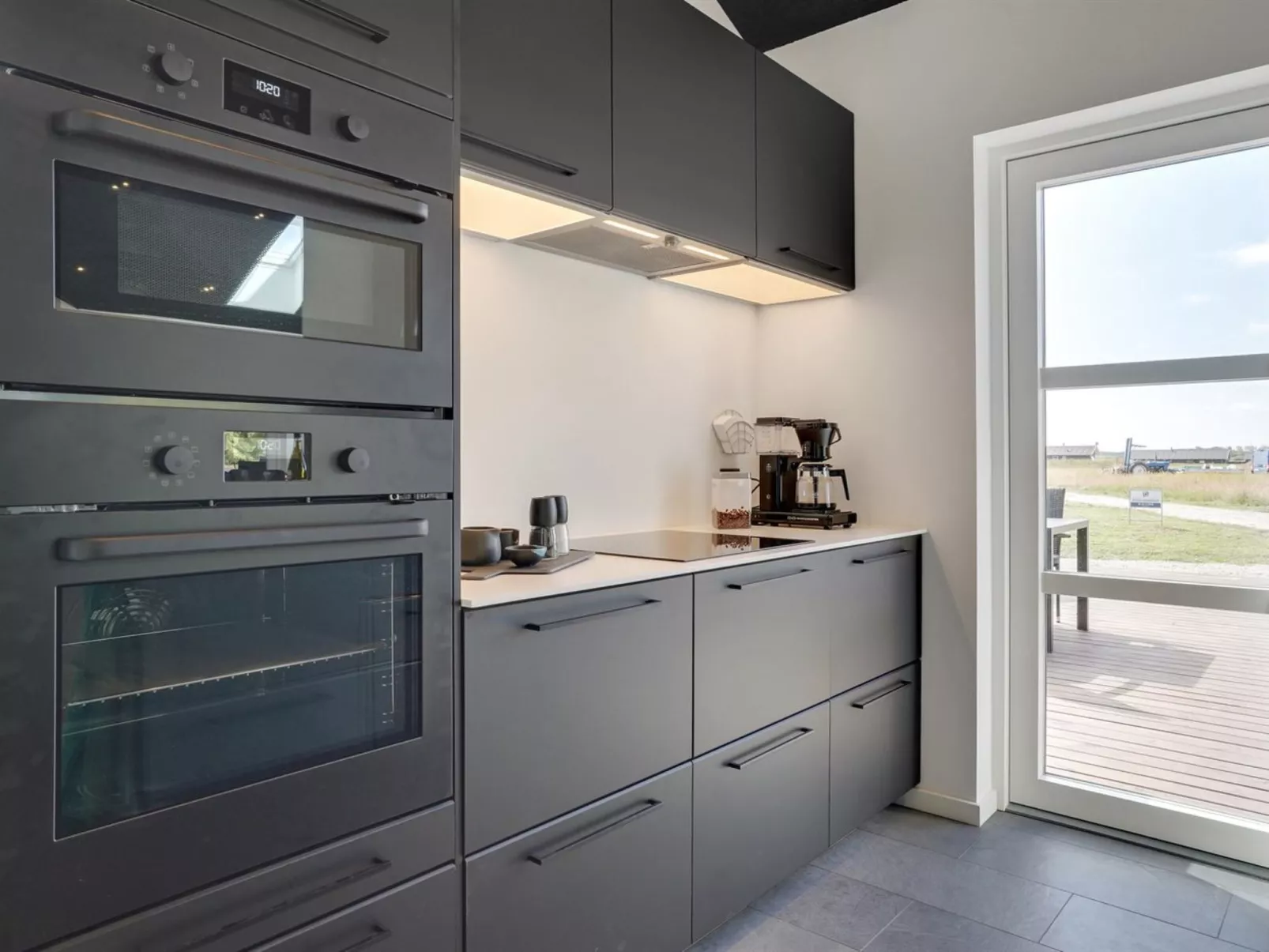 "Moreen" - 1.5km from the sea-Inside