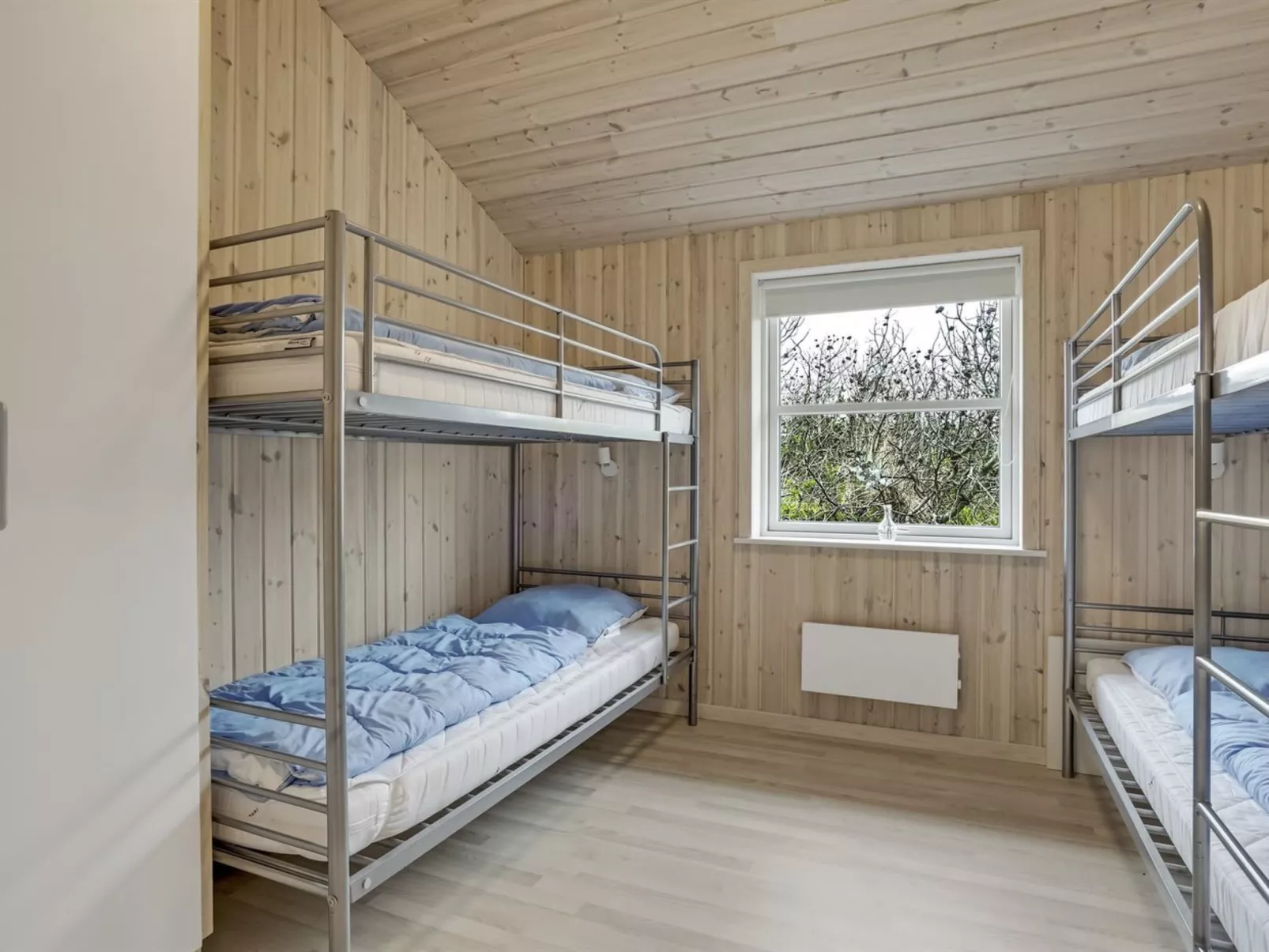 "Mavis" - 800m from the sea-Inside