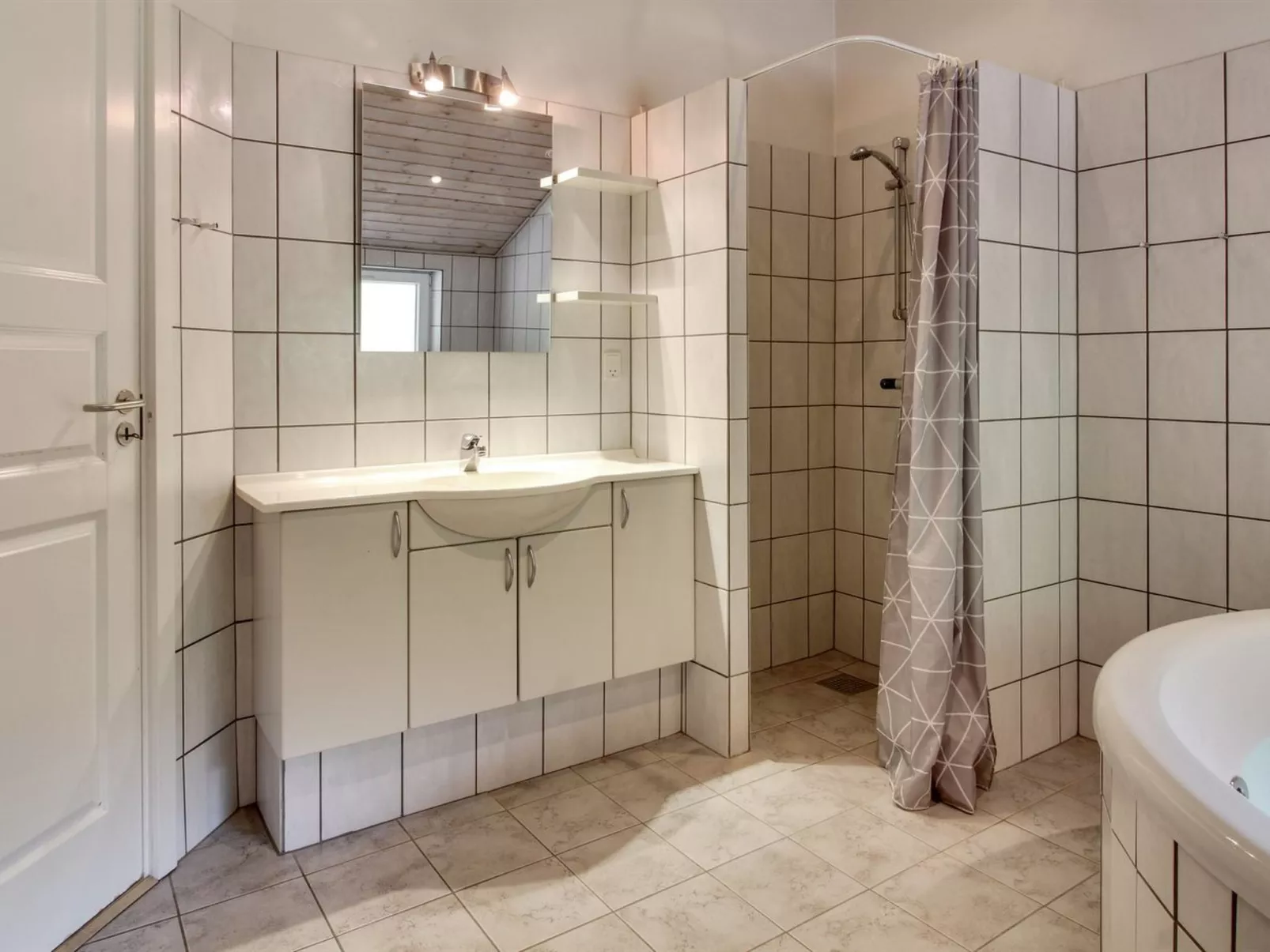 "Taisto" - 1.8km from the sea-Inside