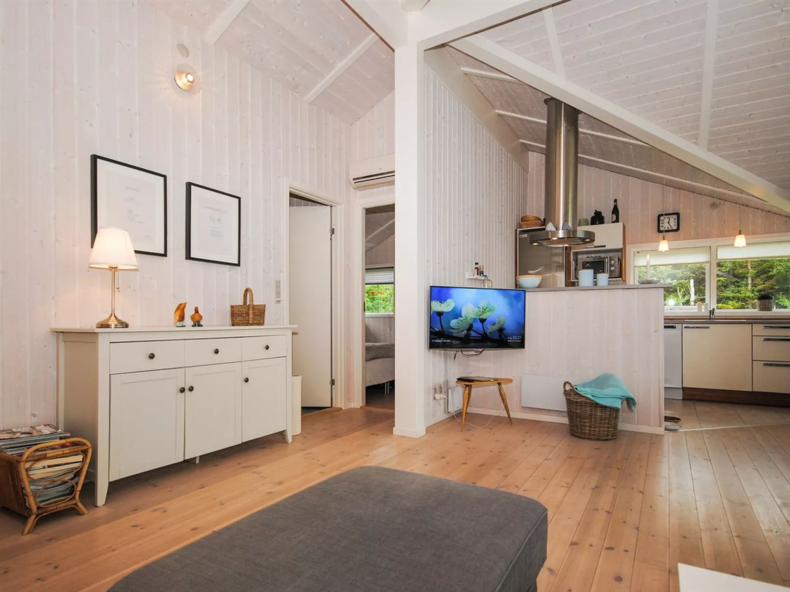 "Evelina" - 150m to the fjord-Inside