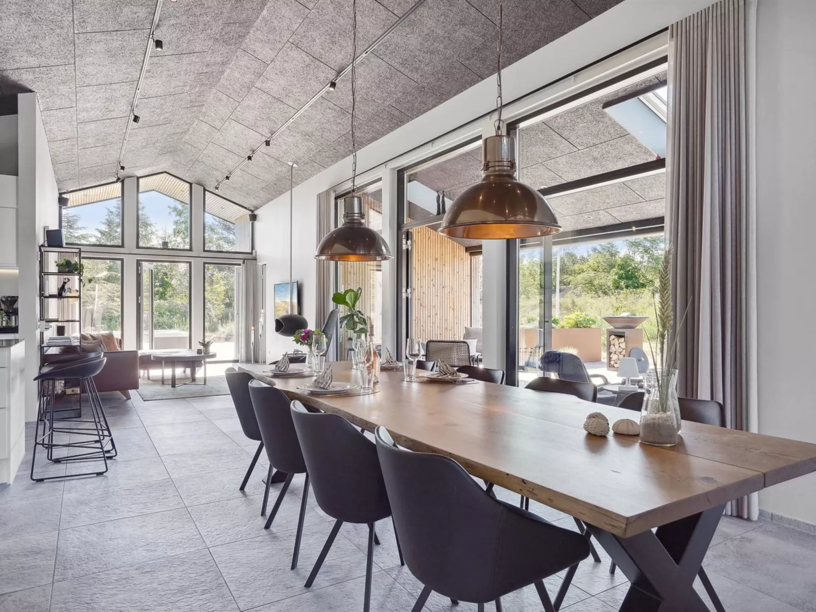 "Anderson" -  from the sea-Drinnen