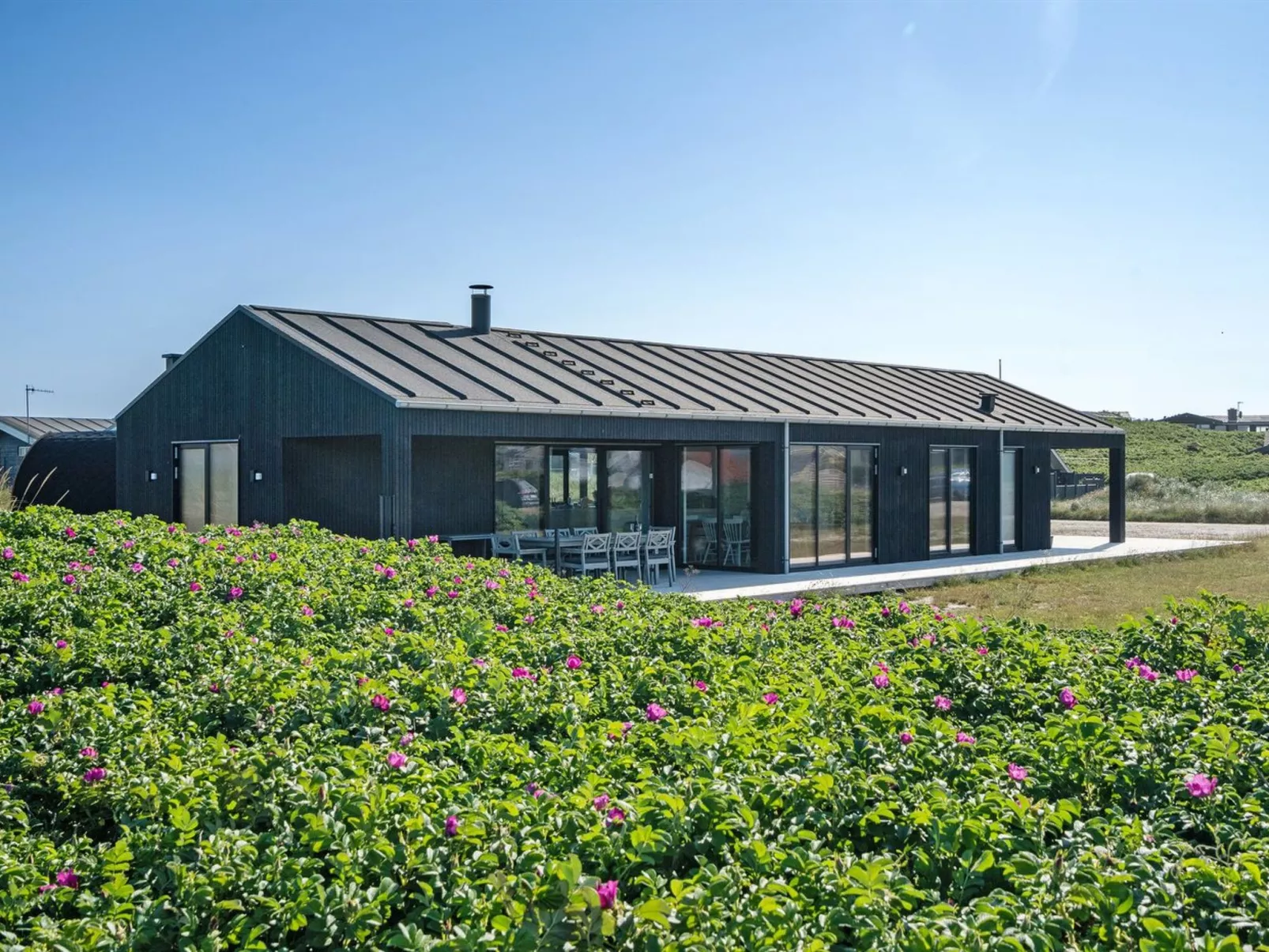 "Aiko" - 50m from the sea-Draußen