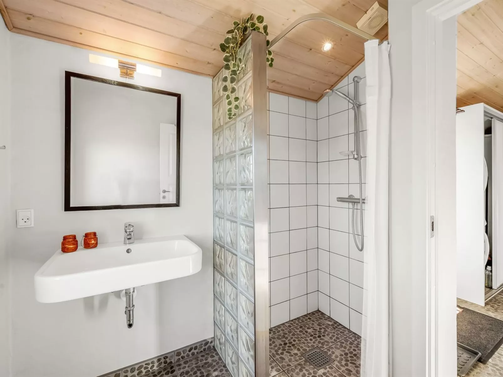 "Hærulf" - 300m from the sea-Inside