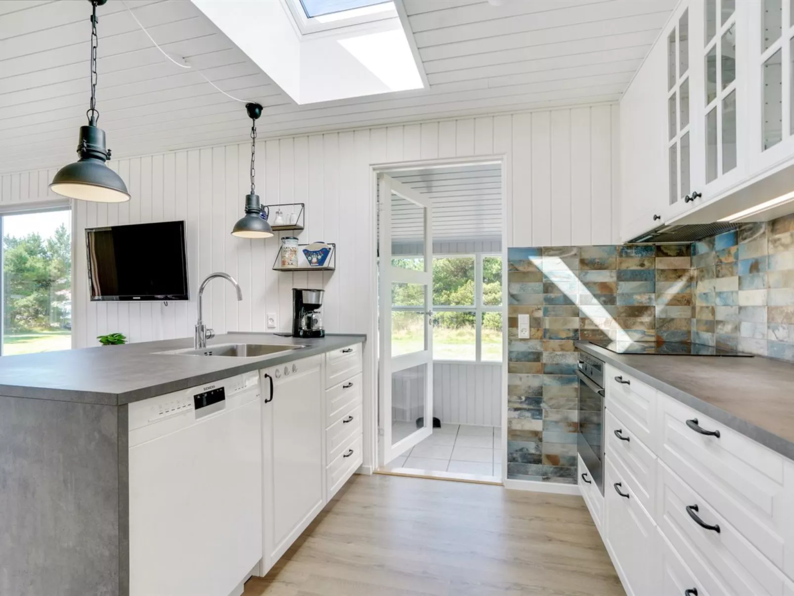 "Thorvor" - 1.5km from the sea-Inside