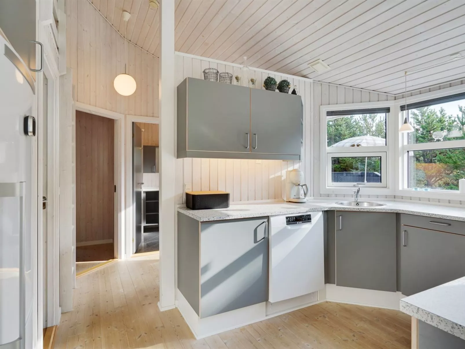 "Alethe" - 1km from the sea-Inside