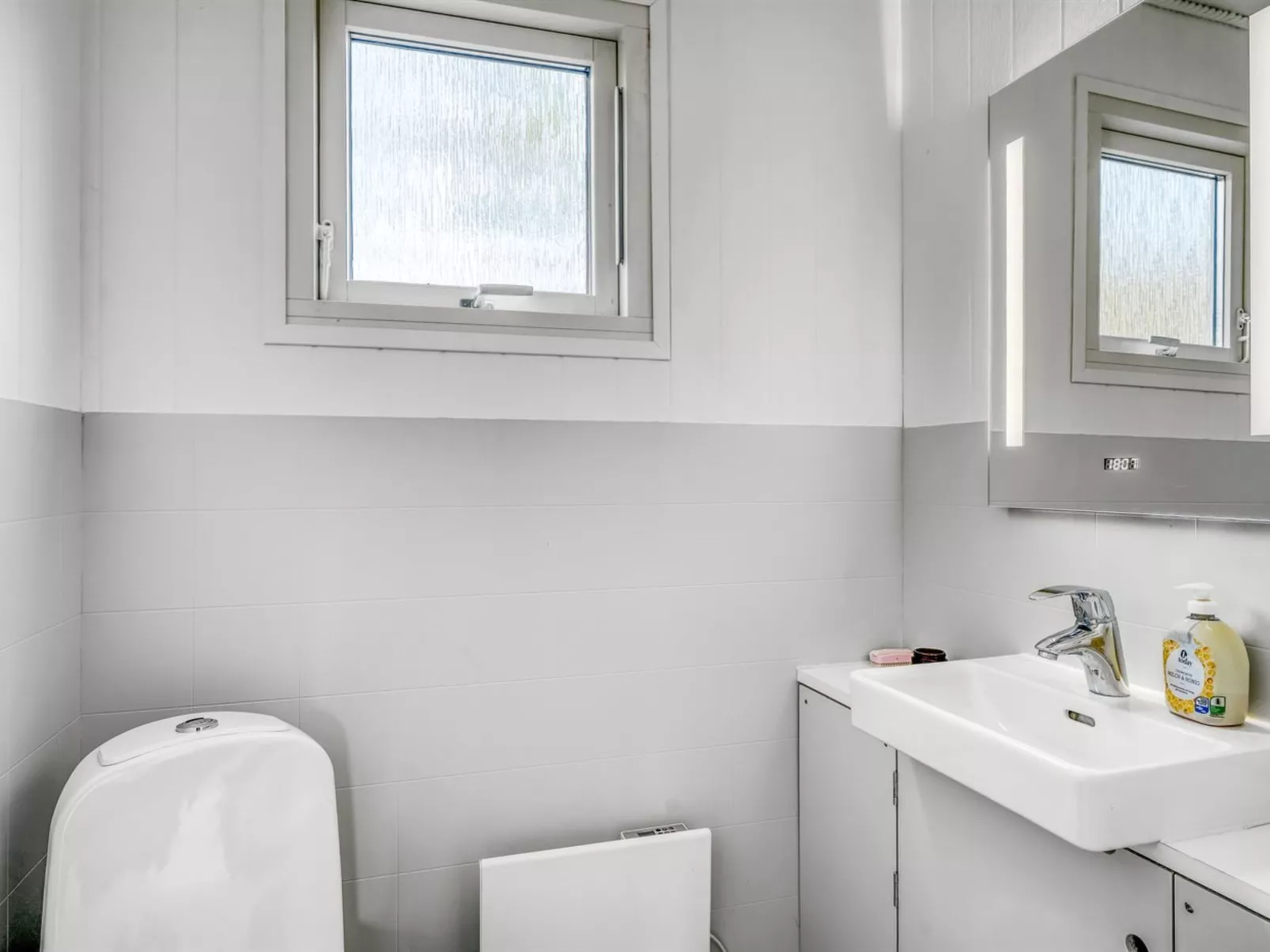 "Milan" - 250m to the fjord-Dedans