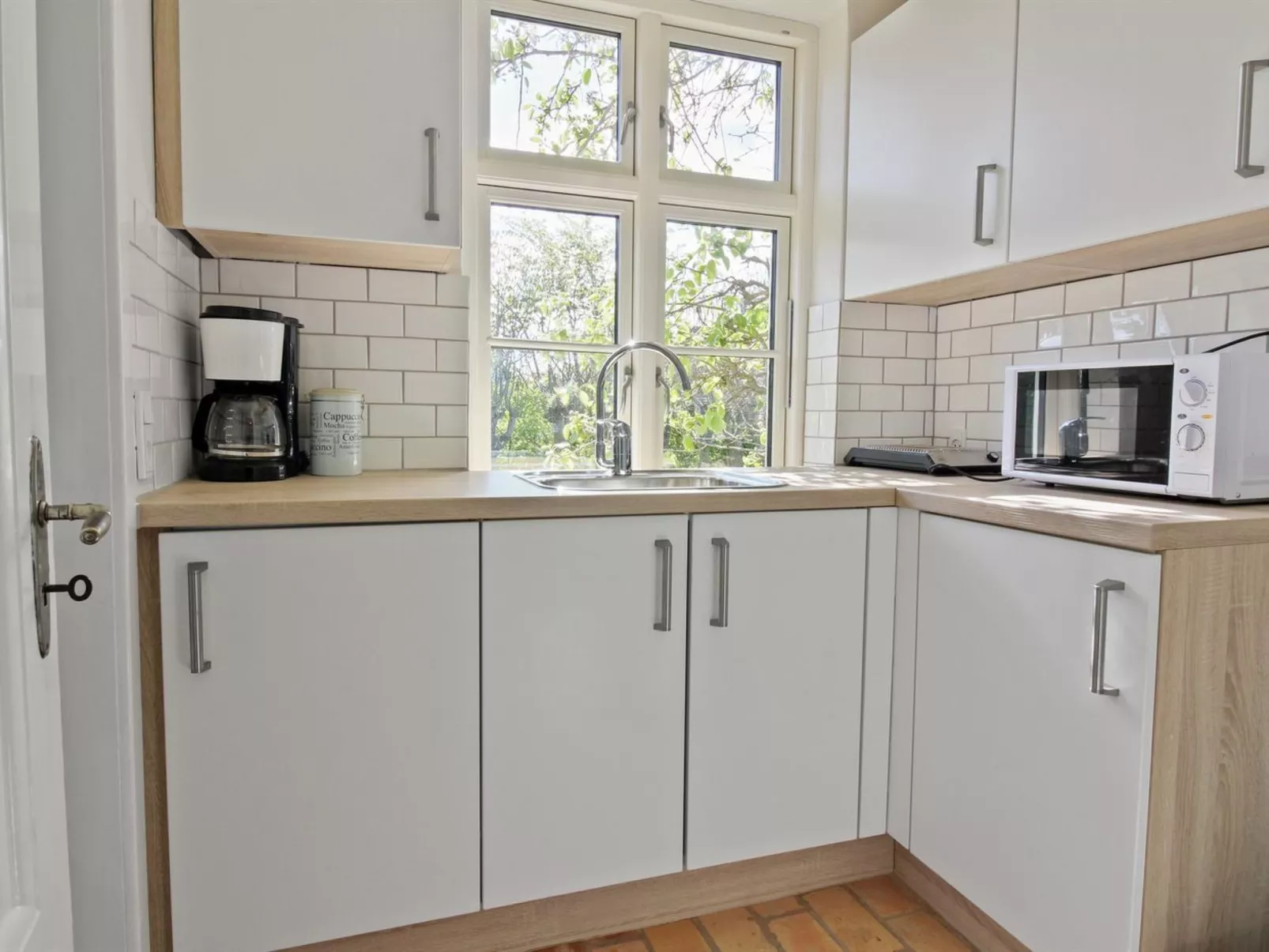 "Lilli" - 2km to the fjord-Drinnen