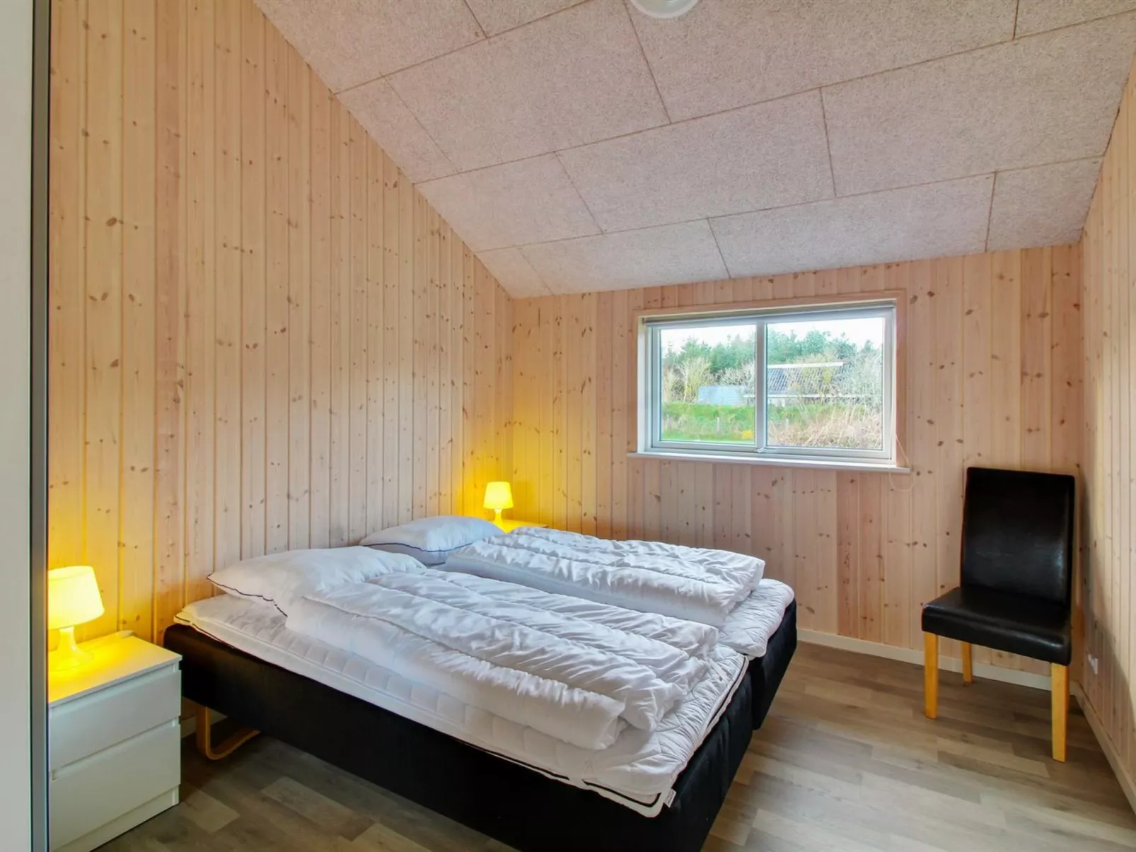 "Ethel" - 1.5km to the fjord-Drinnen