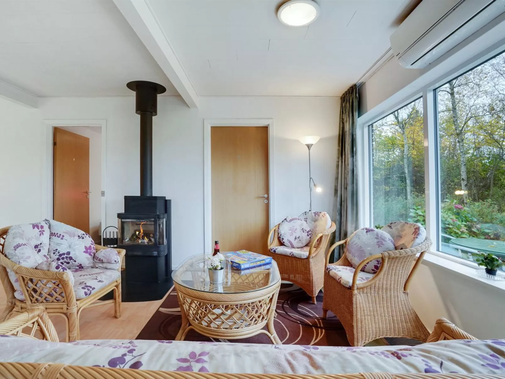 "Vogn" - 500m to the fjord-Inside