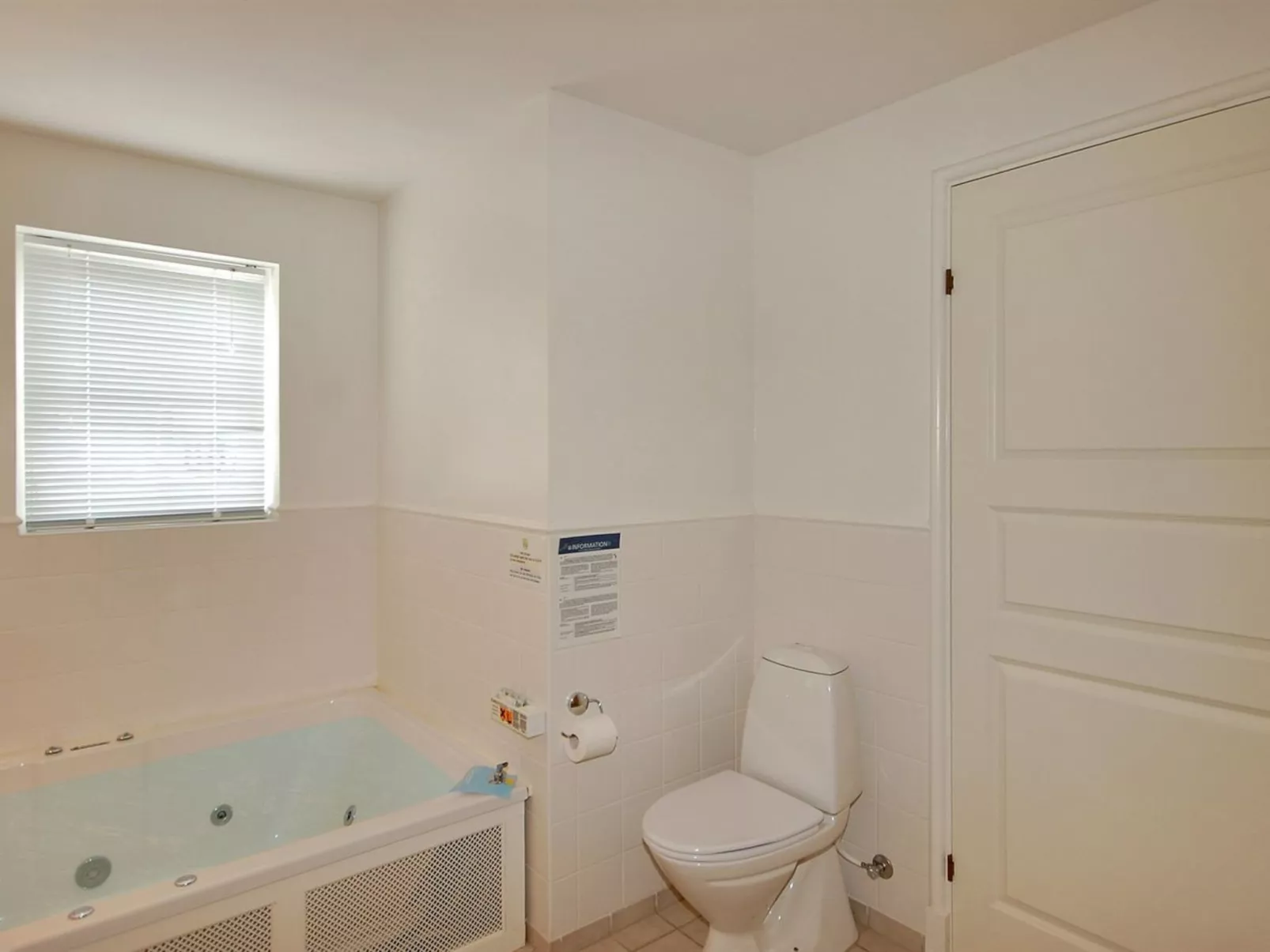 "Stine" - 1km from the sea-Drinnen