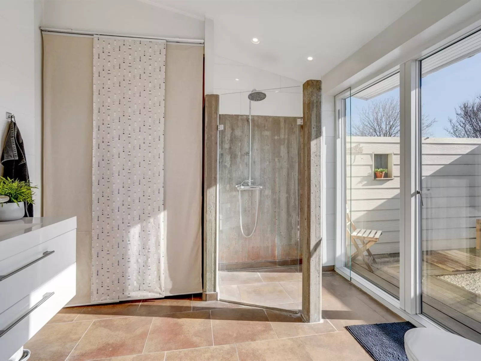 "Biorn" - 70m from the sea-Inside